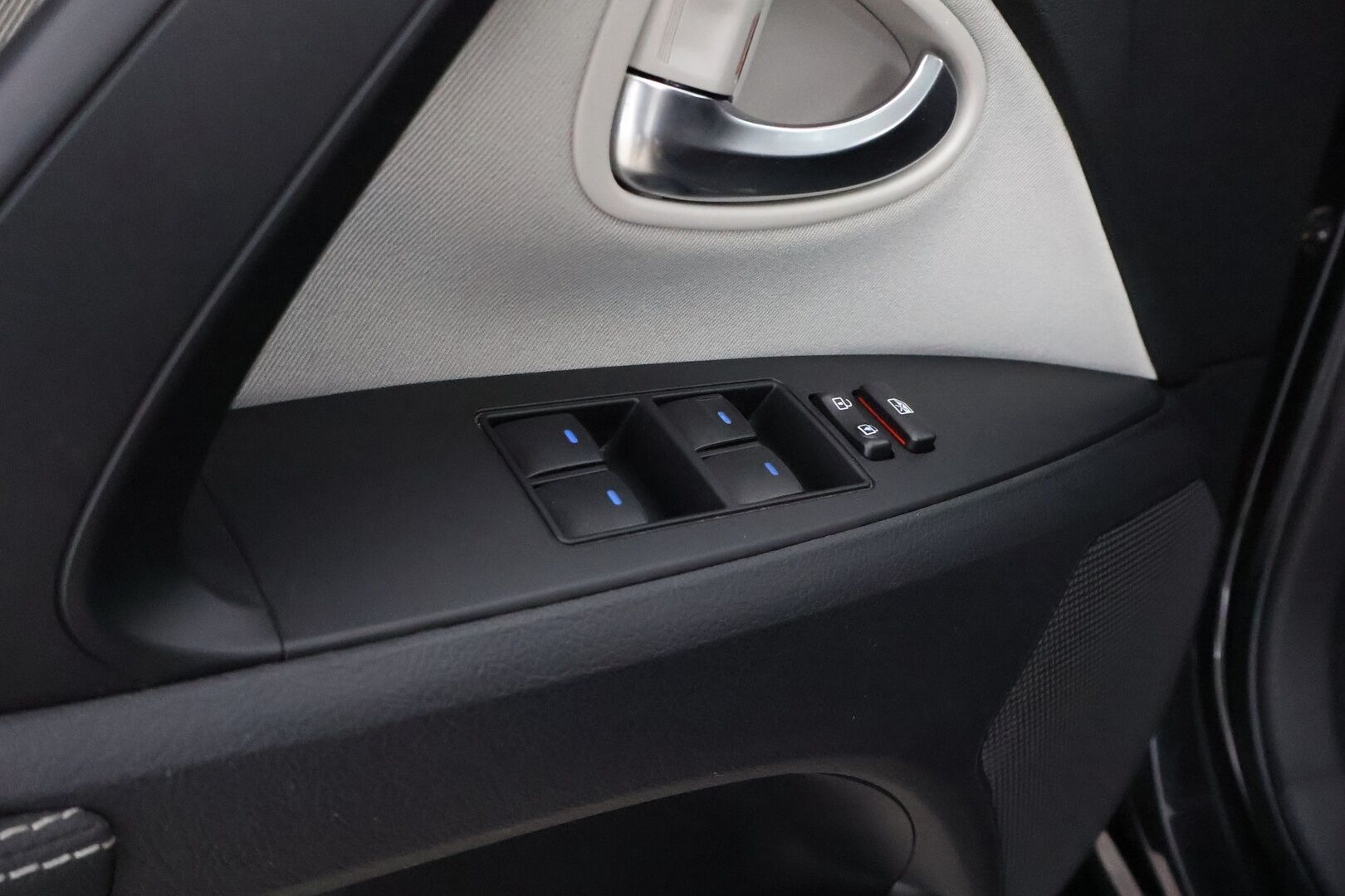 Toyota Avensis 2016 1,8 Valvematic Active Touring Sports Multidrive S - Suomiauto / 2-omisteinen / Vetokoukku / Peruutuskamera / Vakkari / Navi / Lohko & Sisäpistoke / Juuri saapunut!