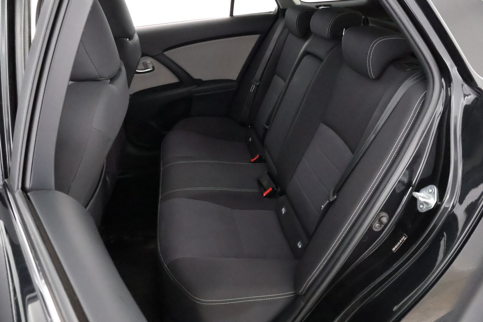 Toyota Avensis 2016 1,8 Valvematic Active Touring Sports Multidrive S - Suomiauto / 2-omisteinen / Vetokoukku / Peruutuskamera / Vakkari / Navi / Lohko & Sisäpistoke / Juuri saapunut!