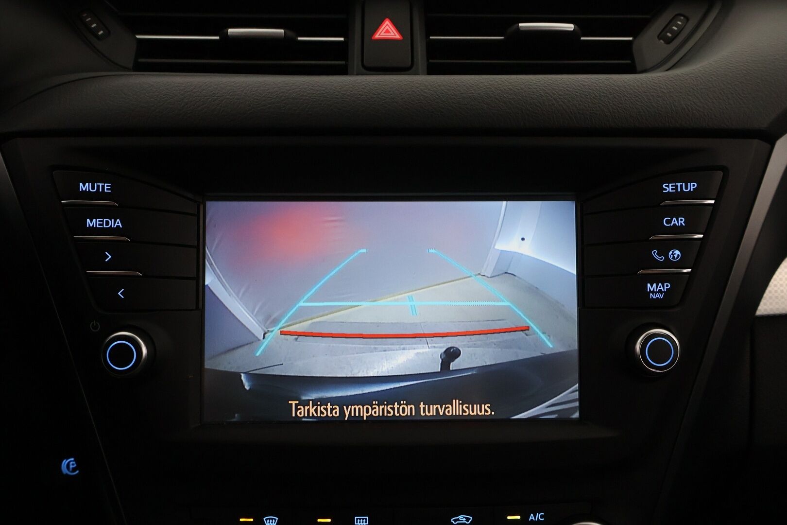 Toyota Avensis 2016 1,8 Valvematic Active Touring Sports Multidrive S - Suomiauto / 2-omisteinen / Vetokoukku / Peruutuskamera / Vakkari / Navi / Lohko & Sisäpistoke / Juuri saapunut!