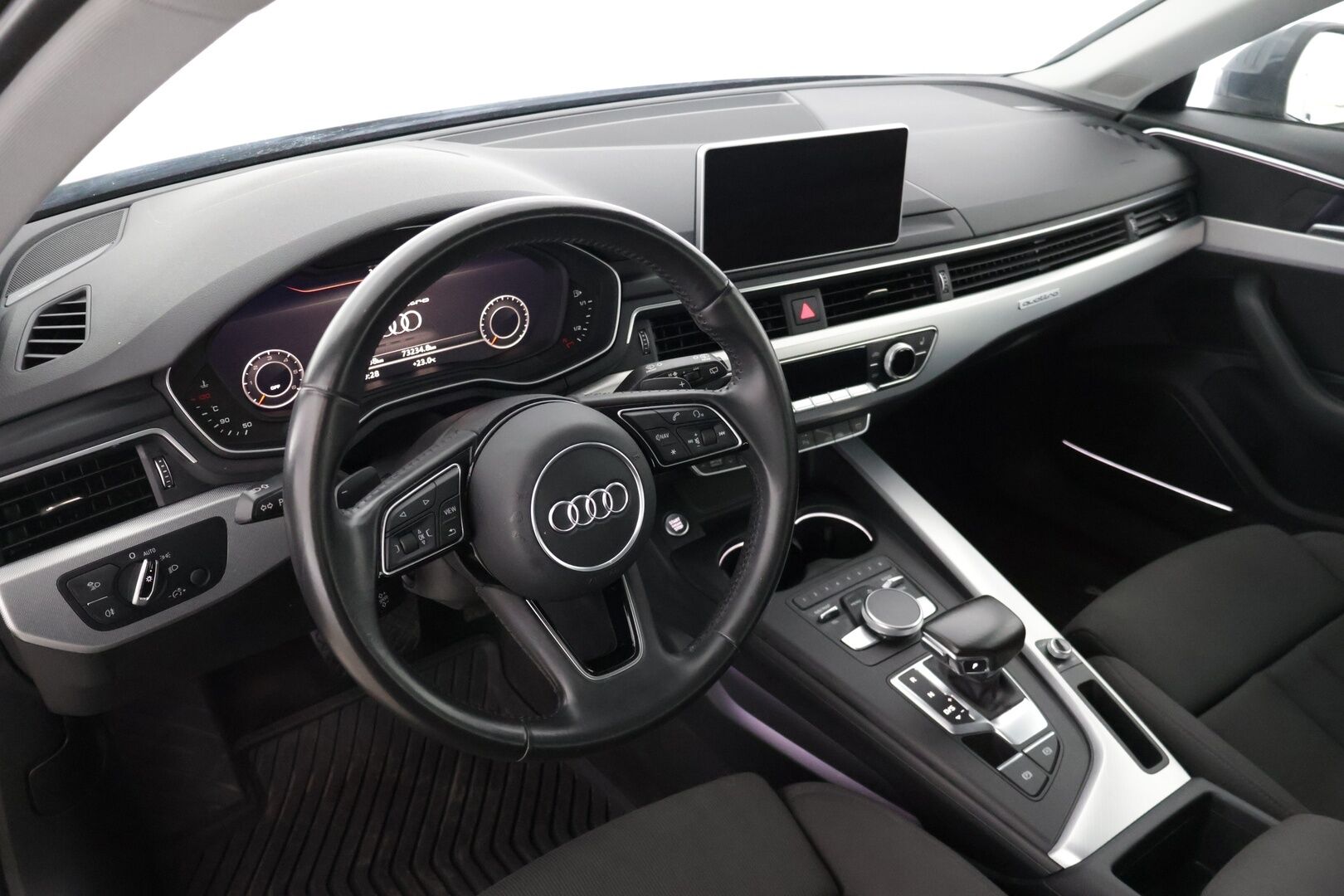 Audi A4 2016 Avant Business Sport 2,0 TDI 140 kW quattro * S-Line ulko / Webasto / Digimittaristo / Matrix LED / B&O / Vetokoukku * - * Jakohihna vaihdettu 5/2025 112tkm / Siistikuntoinen, hyvin varusteltu Suomiauto! *
