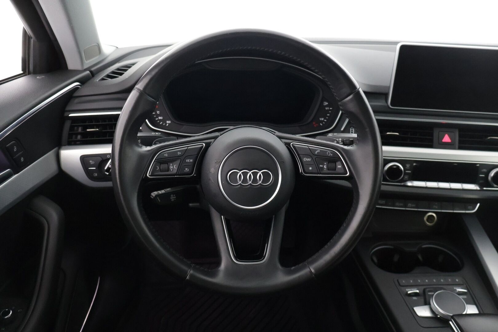 Audi A4 2016 Avant Business Sport 2,0 TDI 140 kW quattro * S-Line ulko / Webasto / Digimittaristo / Matrix LED / B&O / Vetokoukku * - * Jakohihna vaihdettu 5/2025 112tkm / Siistikuntoinen, hyvin varusteltu Suomiauto! *