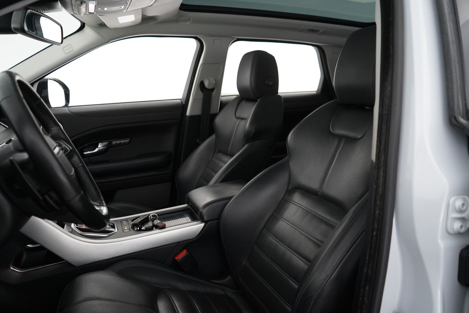Land Rover Range Rover Evoque 2016 2,0 TD4 180 Aut HSE Dynamic - 360-kamera | Meridian | Lasikatto | Muistipenkit | Koukku | Nahkasisusta | Suomi-auto | Kahdet renkaat aluvantein | Juuri huollettu ja katsastettu