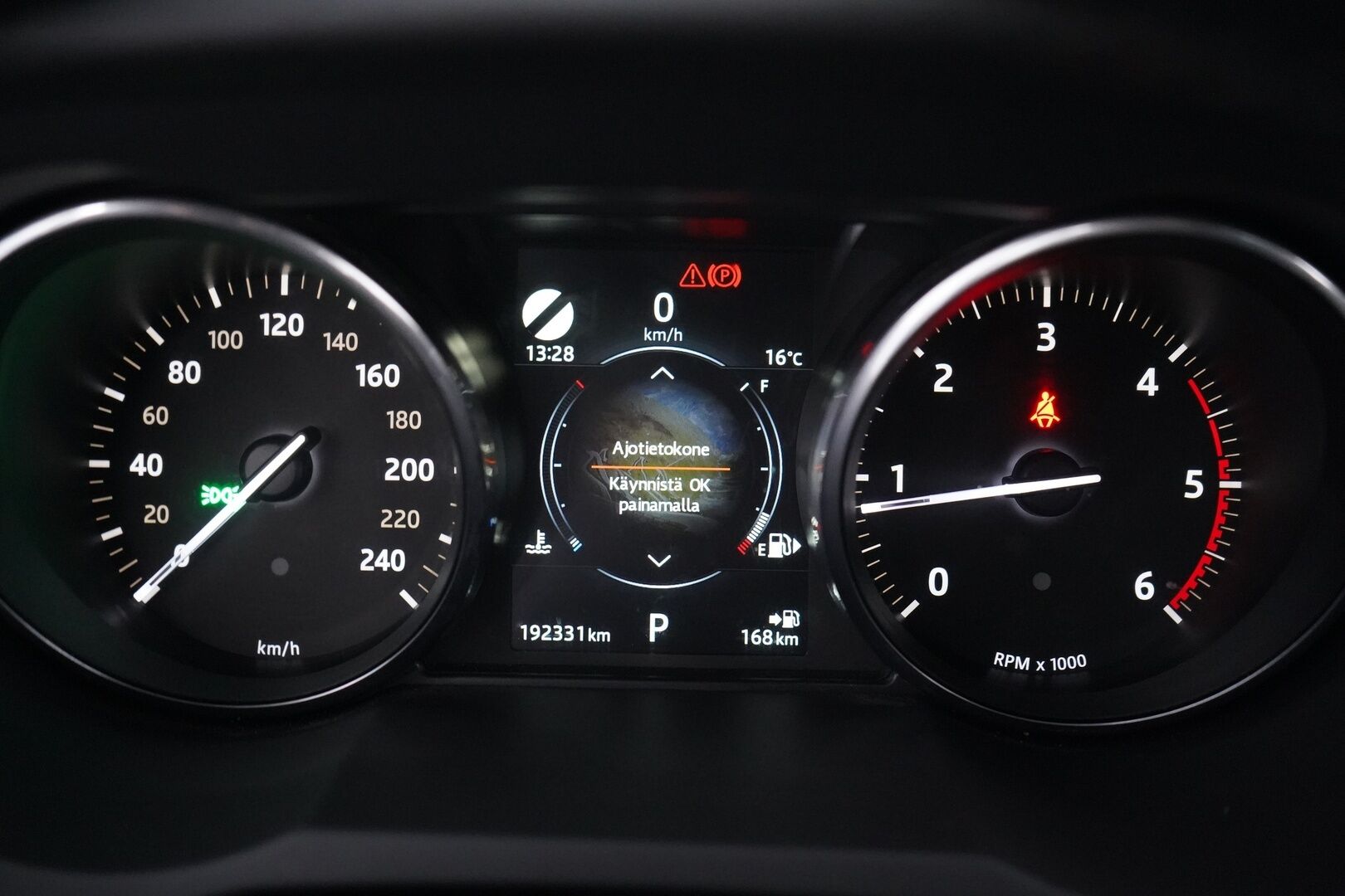 Land Rover Range Rover Evoque 2016 2,0 TD4 180 Aut HSE Dynamic - 360-kamera | Meridian | Lasikatto | Muistipenkit | Koukku | Nahkasisusta | Suomi-auto | Kahdet renkaat aluvantein | Juuri huollettu ja katsastettu