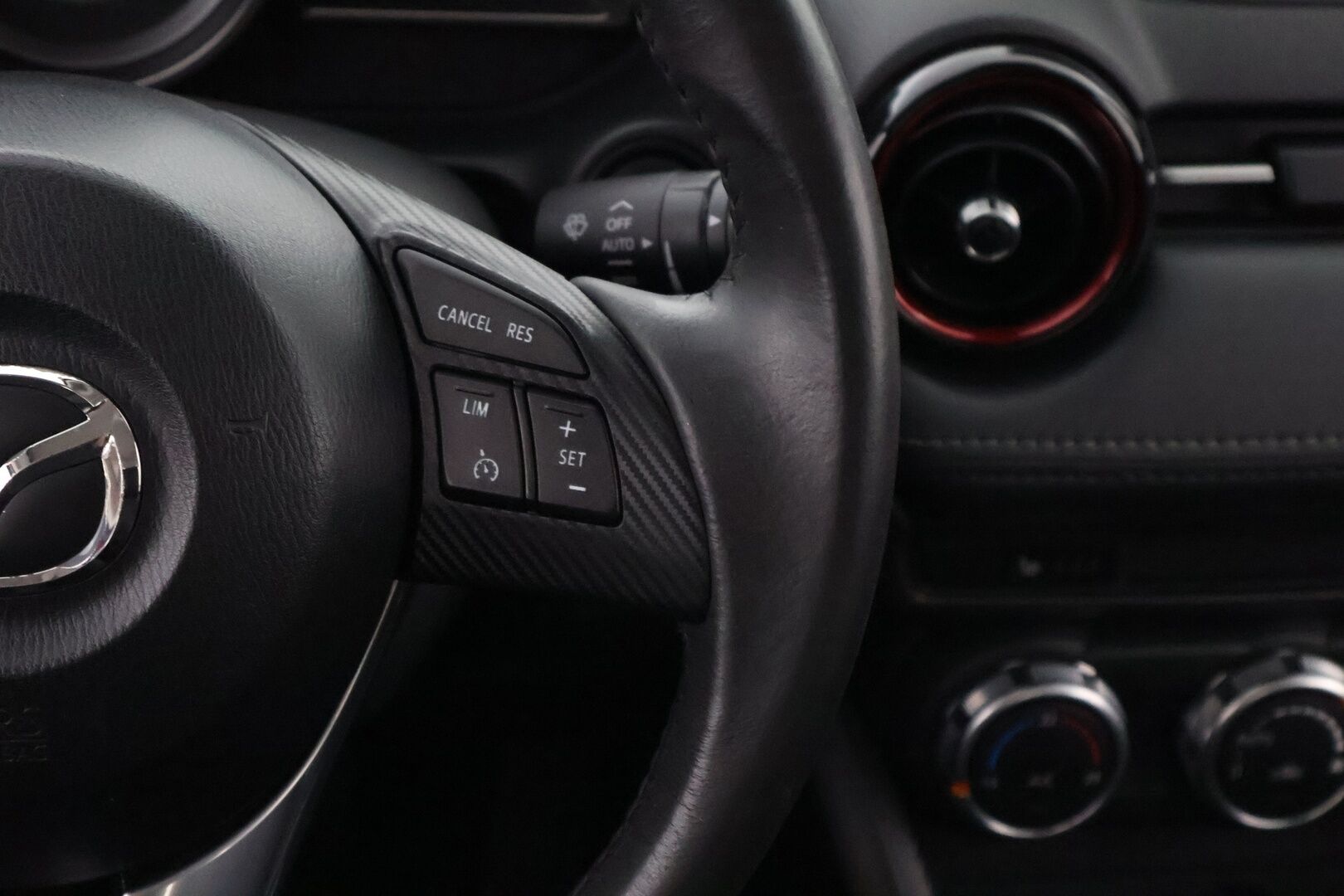 Mazda CX-3 2016 2,0 (120) SKYACTIV-G Premium Plus 6MT EA3 - Suomiauto / Peruutuskamera / Lohkolämmitin / Vakkari / KeyLess / LED / Juuri tullut Tampereelle!