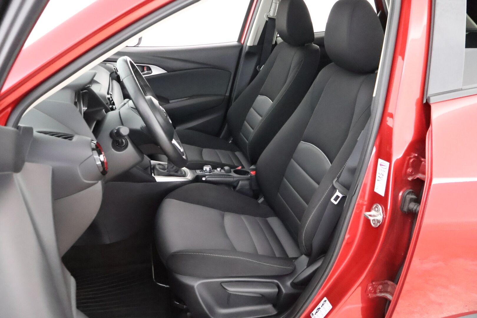 Mazda CX-3 2016 2,0 (120) SKYACTIV-G Premium Plus 6MT EA3 - Suomiauto / Peruutuskamera / Lohkolämmitin / Vakkari / KeyLess / LED / Juuri tullut Tampereelle!