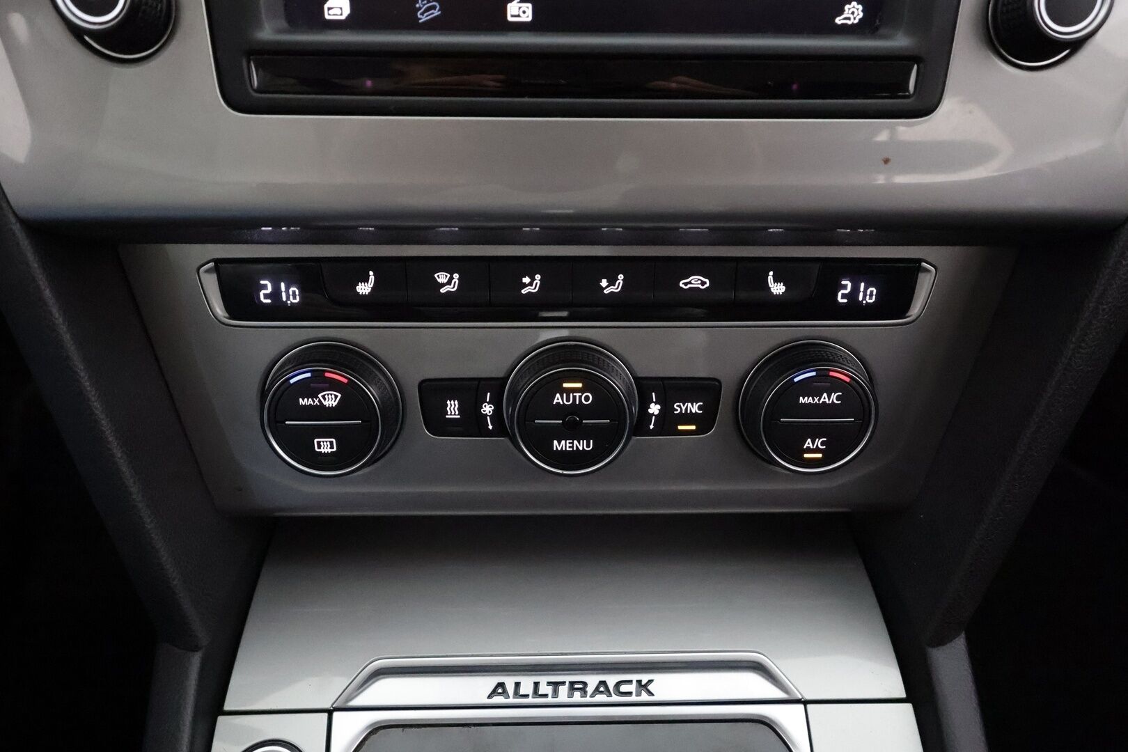 Volkswagen Passat 2017 Variant Alltrack 2,0 TDI 140 kW (190 hv) 4MOTION DSG Winter Edition * ACC / Webasto / Koukku / LED * - Neliveto / Kahdet Renkaat / Suomi-auto - HULLUT AVAJAISHULINAT KORKOTARJOUS 3,29 %