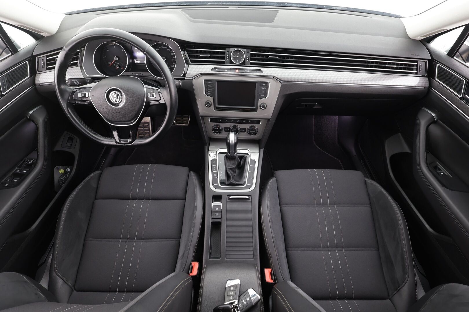 Volkswagen Passat 2017 Variant Alltrack 2,0 TDI 140 kW (190 hv) 4MOTION DSG Winter Edition * ACC / Webasto / Koukku / LED * - Neliveto / Kahdet Renkaat / Suomi-auto