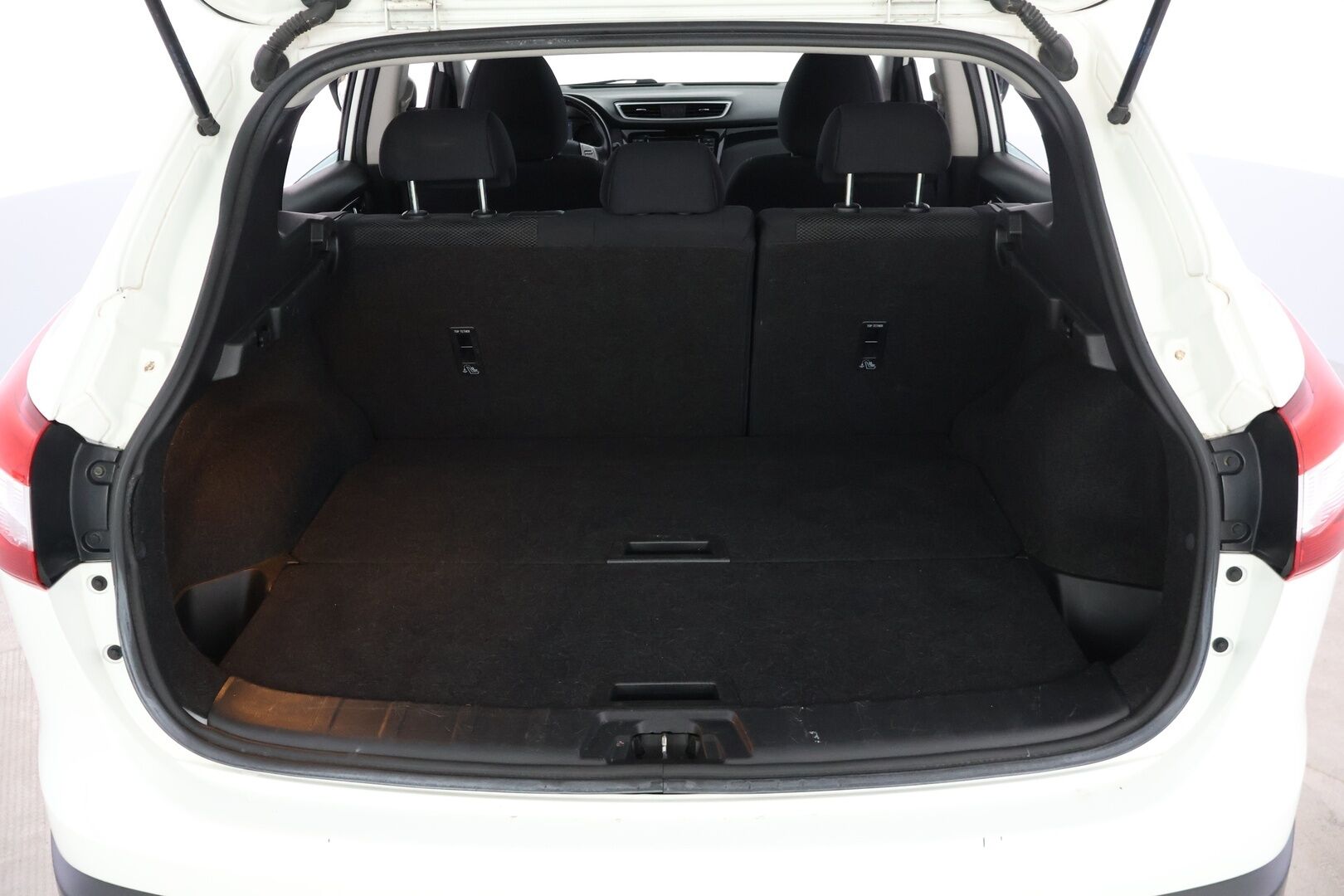 Nissan Qashqai 2016 DIG-T 115 Acenta 2WD Xtronic E6 Safety Pack Connect YritysOutlet - Myydään vain yrityksille - Juuri katsastettu / Lohko / Kahdet renkaat vanteilla / P-kamera /Suomi-auto /Isofix / Bluetooth / Tutkat edessä ja takana