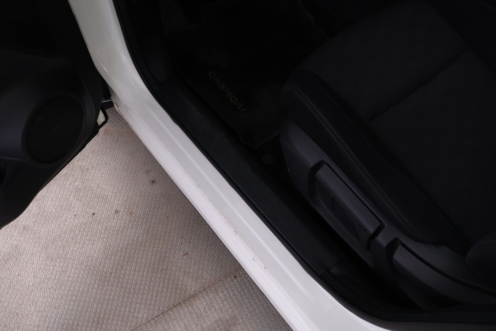 Nissan Qashqai 2016 DIG-T 115 Acenta 2WD Xtronic E6 Safety Pack Connect YritysOutlet - Myydään vain yrityksille - Juuri katsastettu / Lohko / Kahdet renkaat vanteilla / P-kamera /Suomi-auto /Isofix / Bluetooth / Tutkat edessä ja takana