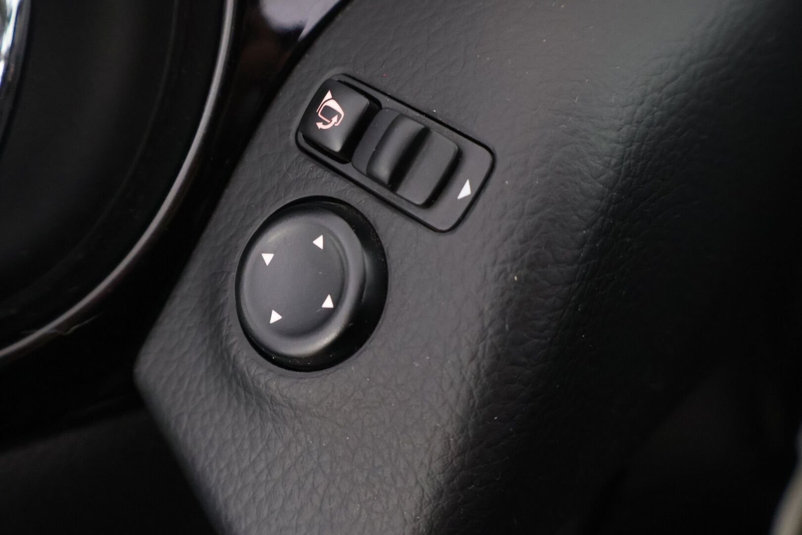 Nissan Qashqai 2016 DIG-T 115 Acenta 2WD Xtronic E6 Safety Pack Connect YritysOutlet - Myydään vain yrityksille - Juuri katsastettu / Lohko / Kahdet renkaat vanteilla / P-kamera /Suomi-auto /Isofix / Bluetooth / Tutkat edessä ja takana