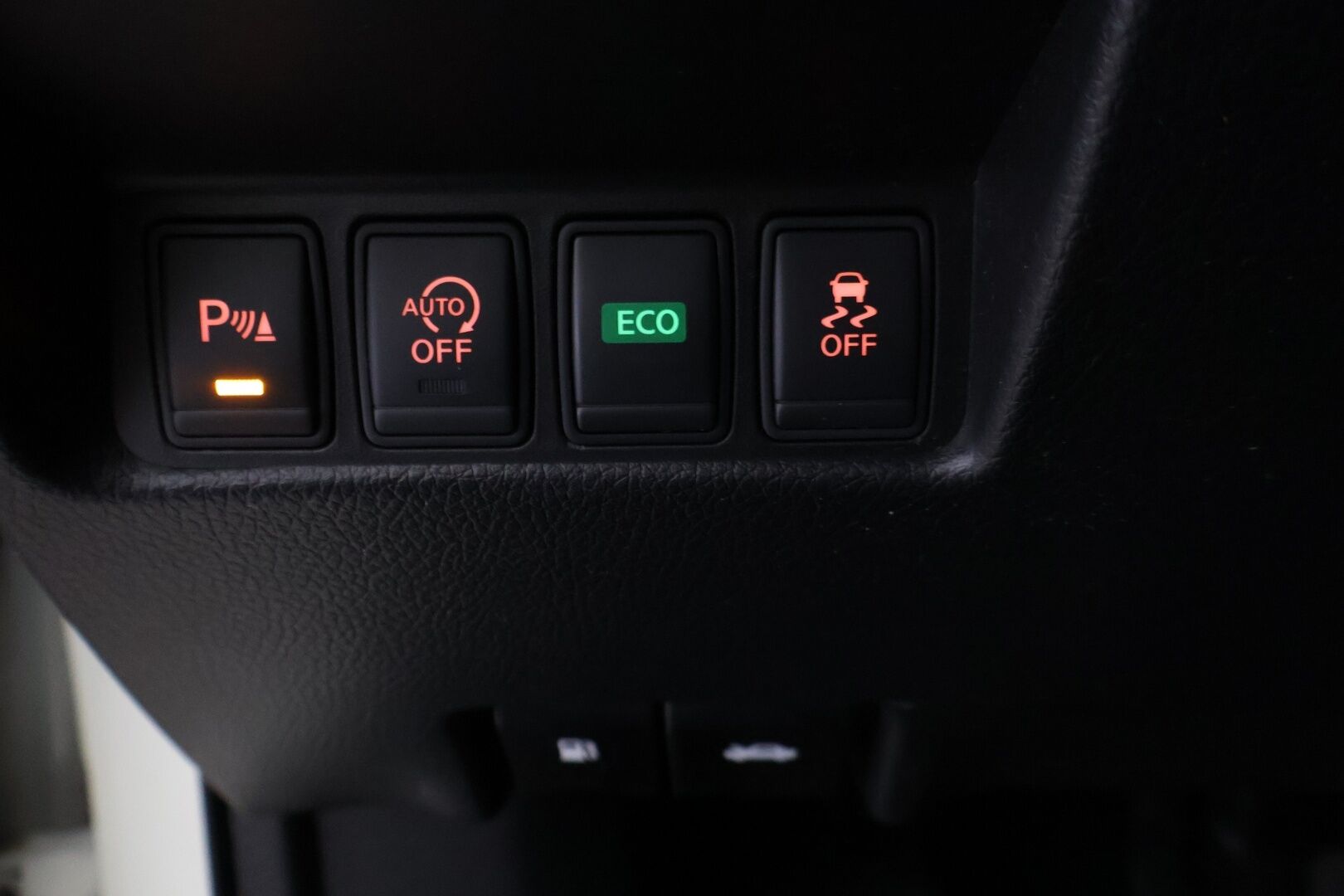 Nissan Qashqai 2016 DIG-T 115 Acenta 2WD Xtronic E6 Safety Pack Connect YritysOutlet - Myydään vain yrityksille - Juuri katsastettu / Lohko / Kahdet renkaat vanteilla / P-kamera /Suomi-auto /Isofix / Bluetooth / Tutkat edessä ja takana