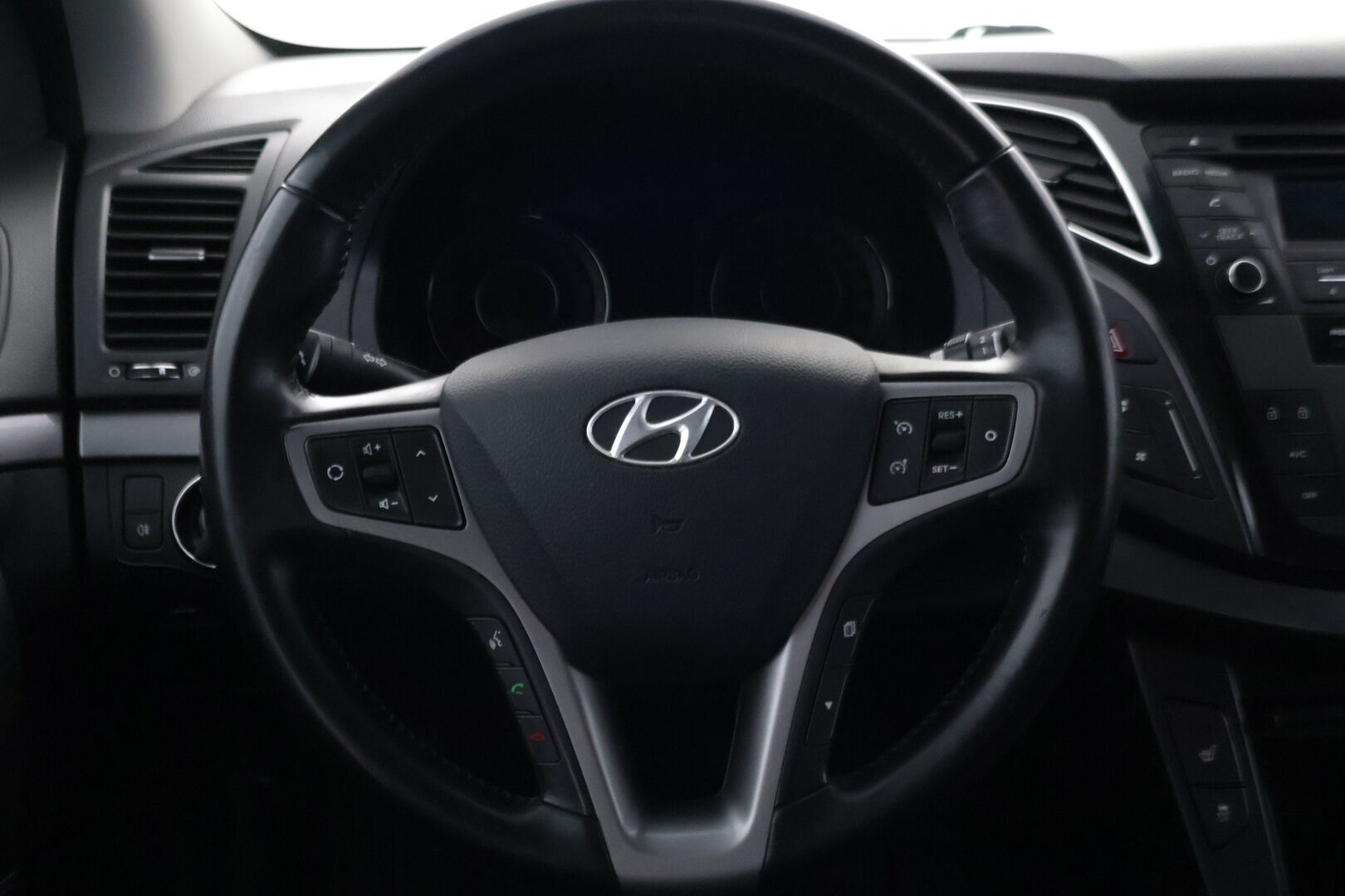 Hyundai i40 Sedan 2017 1,7 CRDi 6MT ISG Classic - | Suomi-auto | Vakkari | Lisäpitkä | 2x Kunnon Renkaat | Huollettu hyvin |