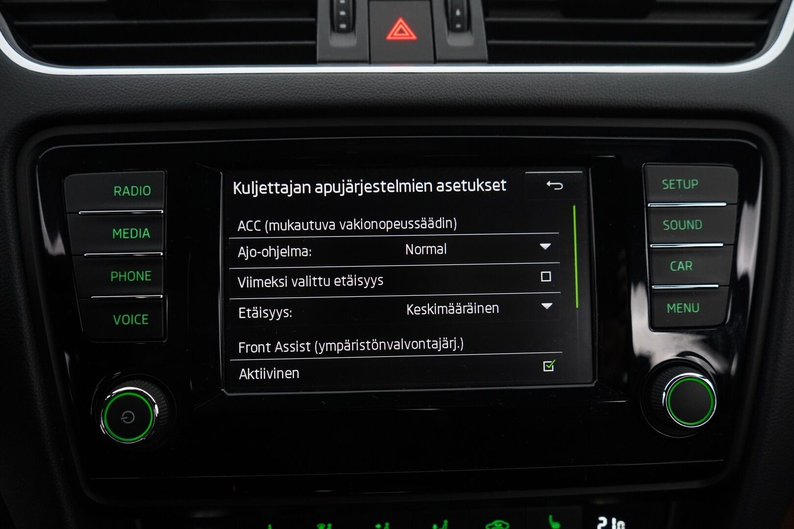 Skoda Octavia 2017 Combi 2,0 TDI 184 RS DSG Autom. * ACC / Webasto / Tutkat / Koukku / Sporttipenkit * -  Suomi-auto / Kahdet Skodan vanteet / Myydään juuri huollettuna