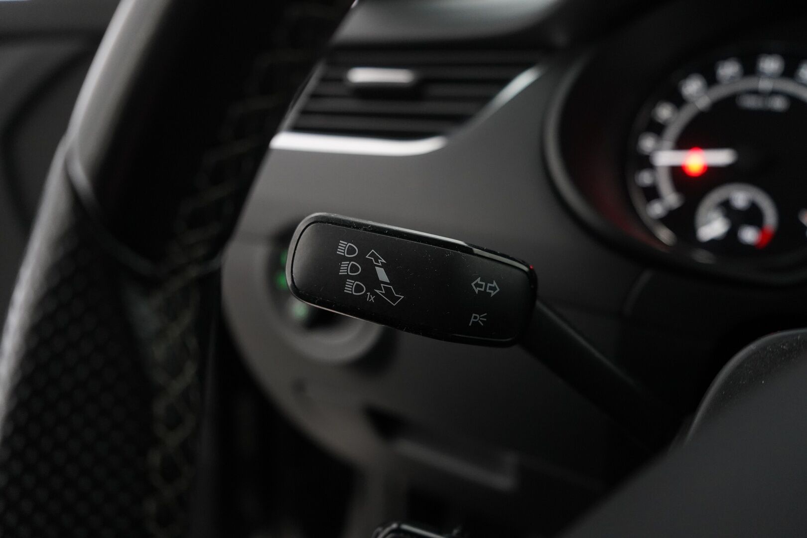 Skoda Octavia 2017 Combi 2,0 TDI 184 RS DSG Autom. * ACC / Webasto / Tutkat / Koukku / Sporttipenkit * -  Suomi-auto / Kahdet Skodan vanteet / Myydään juuri huollettuna