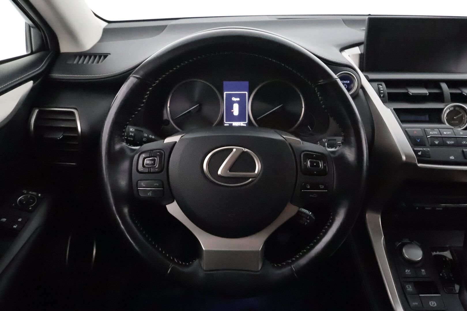 Lexus NX 2017 300h Hybrid A AWD Executive **Adapt.vakkari / P.kamera / Sähköpenkit / Nahat / Lohkolämmitin / KeylessGo** - 3,99 % KORKOTARJOUS TÄHÄN AUTOON - Suomi-auto / Kahdet renkaat aluvanteilla 