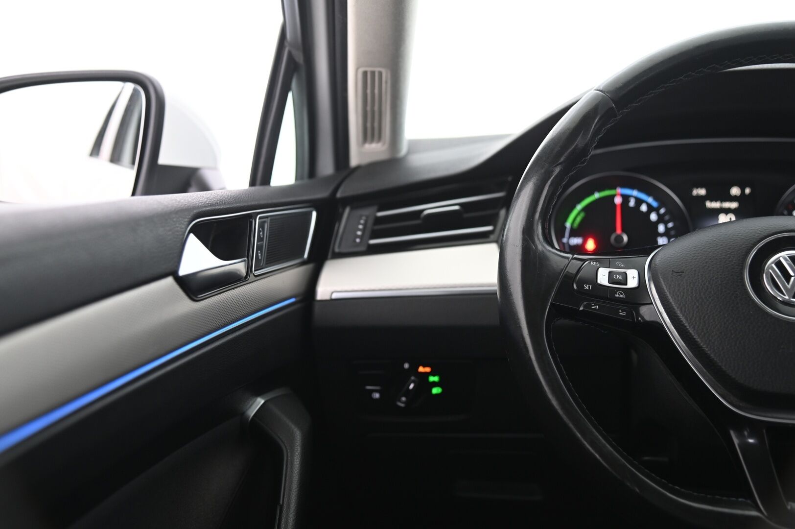 Volkswagen Passat 2017 Sedan GTE Plug-In Hybrid 160 kW (218 hv) DSG-automaatti - *Myyydään Huutokaupat.com*