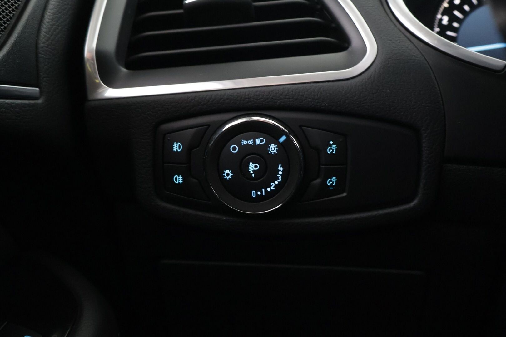 Ford S-Max 2016 2,0 TDCi 150hv PowerShift A6 Titanium 5D *Vakkari / Tutkat / Sähköpenkit / 7-Paikkaa* - *Viimeisin huolto 05.2025 / Kahdet renkaat alumiinivantein / Suomi-auto*