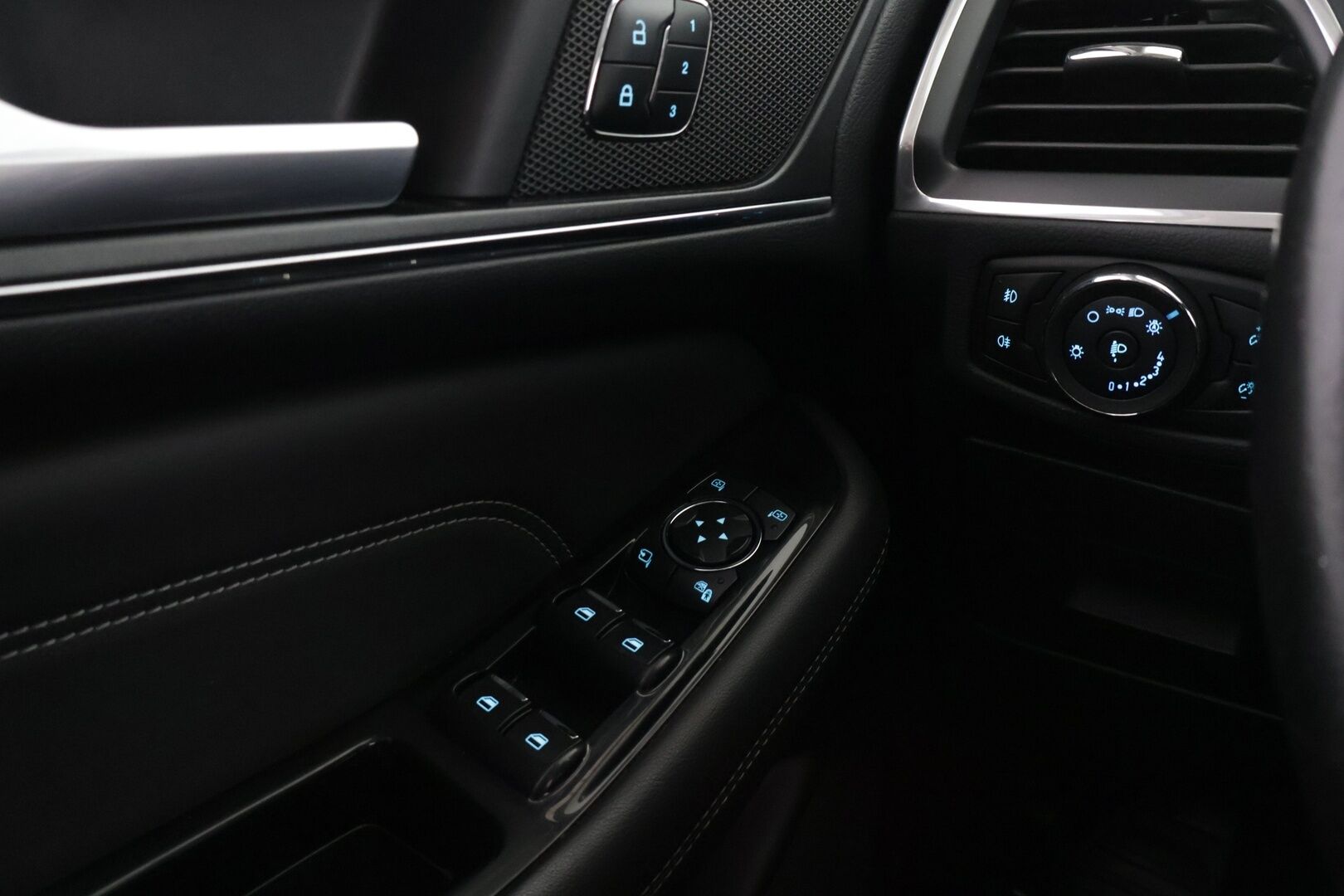 Ford S-Max 2016 2,0 TDCi 150hv PowerShift A6 Titanium 5D *Vakkari / Tutkat / Sähköpenkit / 7-Paikkaa* - *Viimeisin huolto 05.2025 / Kahdet renkaat alumiinivantein / Suomi-auto*