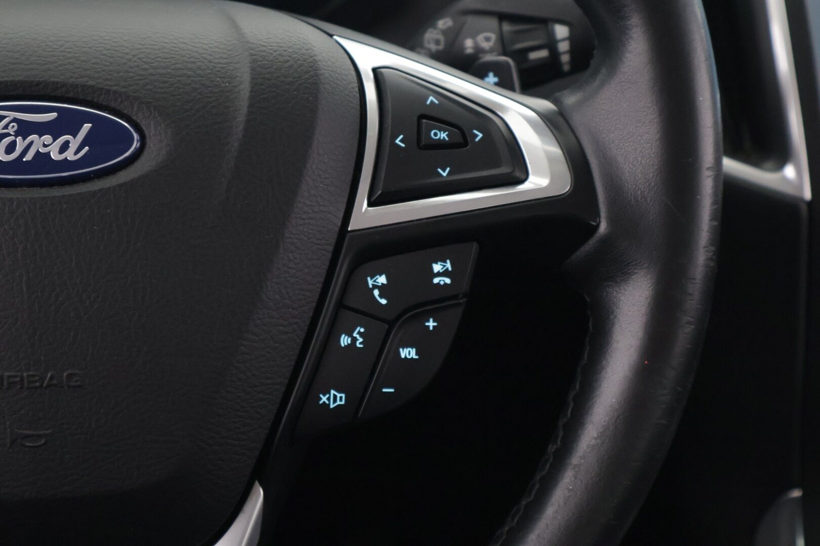 Ford S-Max 2016 2,0 TDCi 150hv PowerShift A6 Titanium 5D *Vakkari / Tutkat / Sähköpenkit / 7-Paikkaa* - *Viimeisin huolto 05.2025 / Kahdet renkaat alumiinivantein / Suomi-auto*