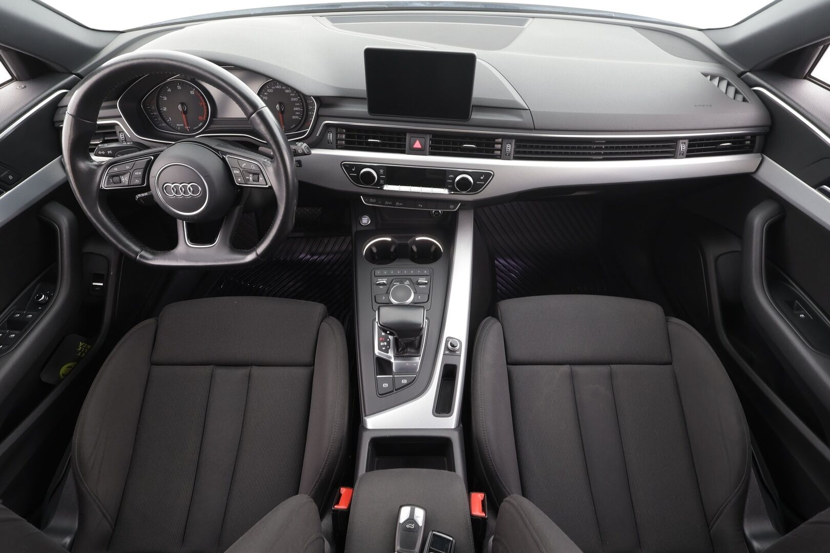 Audi A4 2017 Avant Business Sport 2,0 TFSI 140 kW S tronic * Vakkari / P.tutkat / Webasto / Koukku / LED / Sporttipenkit * - Suomi-auto / Kahdet renkaat aluvanteilla