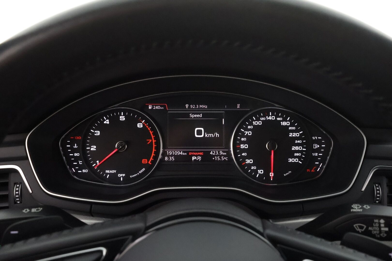 Audi A4 2017 Avant Business Sport 2,0 TFSI 140 kW S tronic * Vakkari / P.tutkat / Webasto / Koukku / LED / Sporttipenkit * - Suomi-auto / Kahdet renkaat aluvanteilla