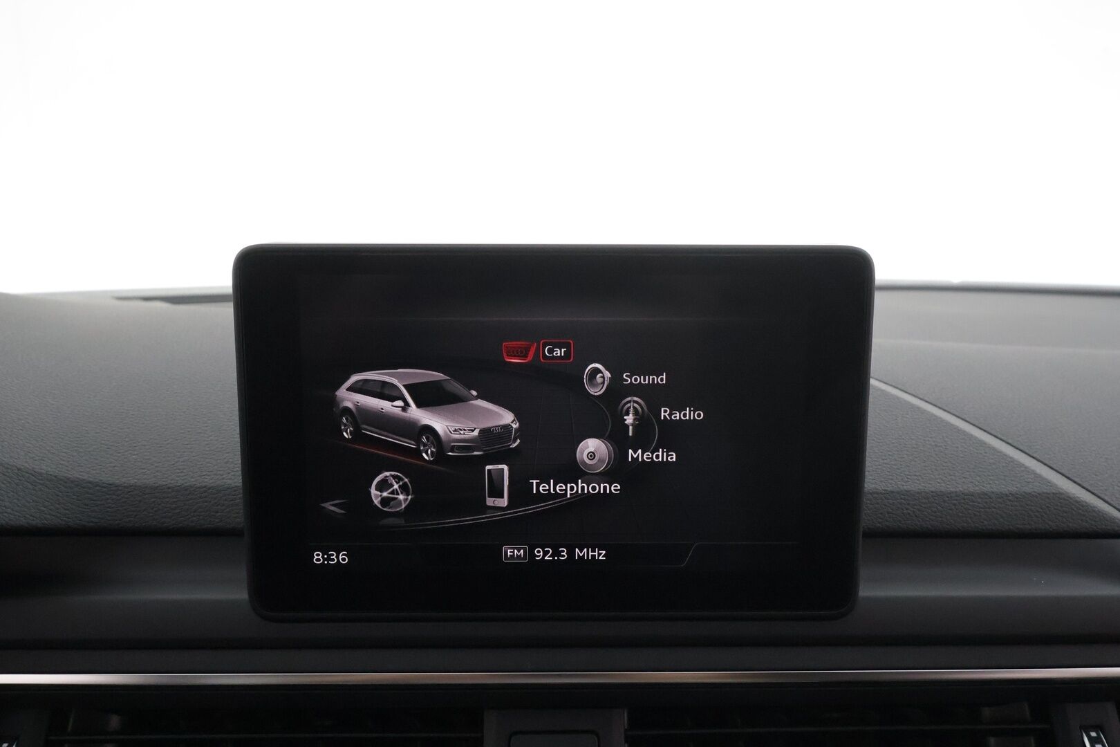 Audi A4 2017 Avant Business Sport 2,0 TFSI 140 kW S tronic * Vakkari / P.tutkat / Webasto / Koukku / LED / Sporttipenkit * - Suomi-auto / Kahdet renkaat aluvanteilla