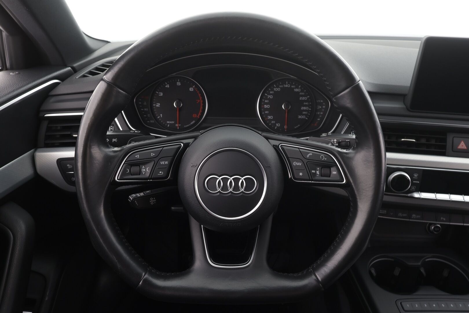 Audi A4 2017 Avant Business Sport 2,0 TFSI 140 kW S tronic * Vakkari / P.tutkat / Webasto / Koukku / LED / Sporttipenkit * - Suomi-auto / Kahdet renkaat aluvanteilla