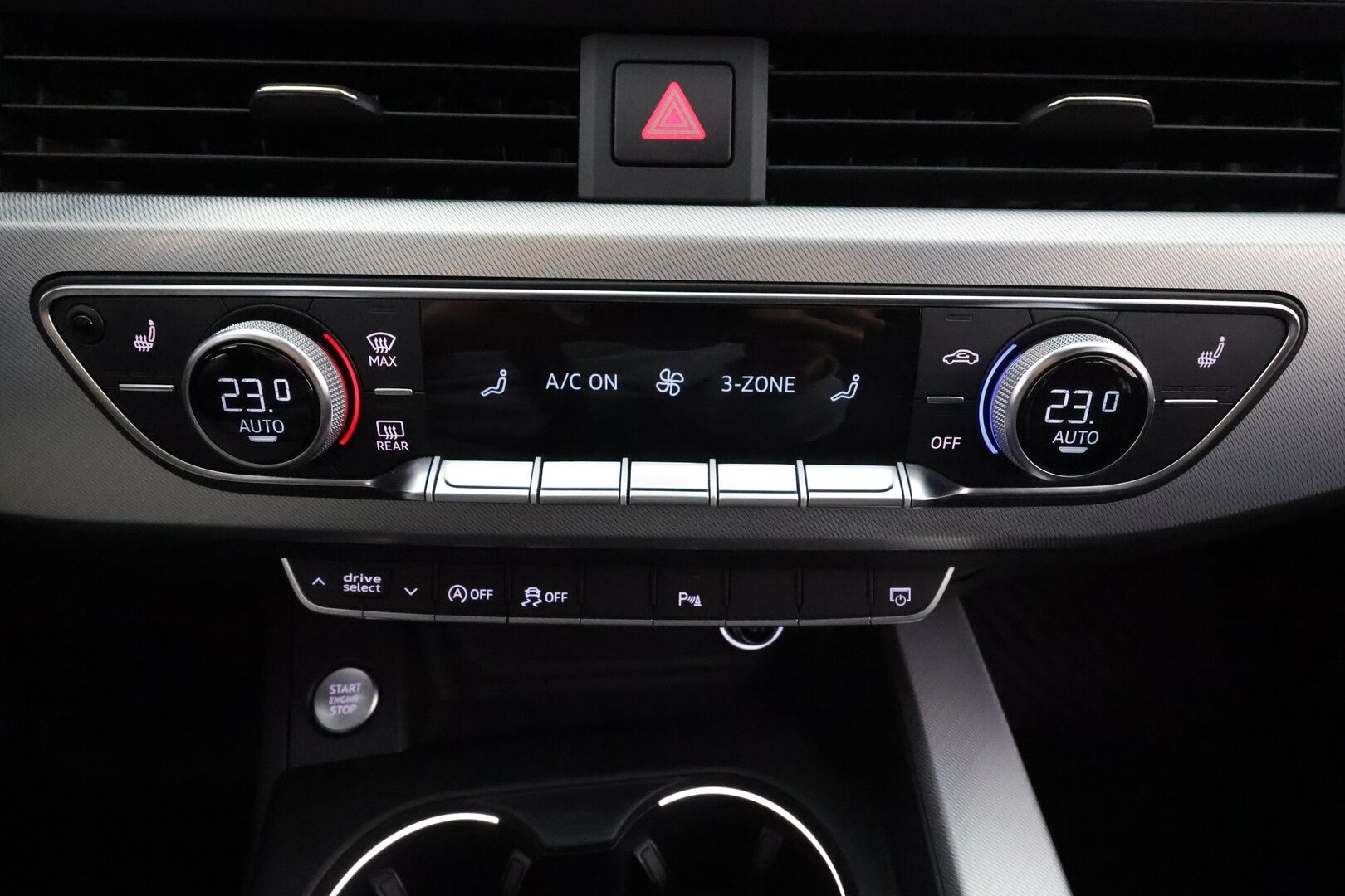 Audi A4 2017 Avant Business Sport 2,0 TFSI 140 kW S tronic * Vakkari / P.tutkat / Webasto / Koukku / LED / Sporttipenkit * - Suomi-auto / Kahdet renkaat aluvanteilla