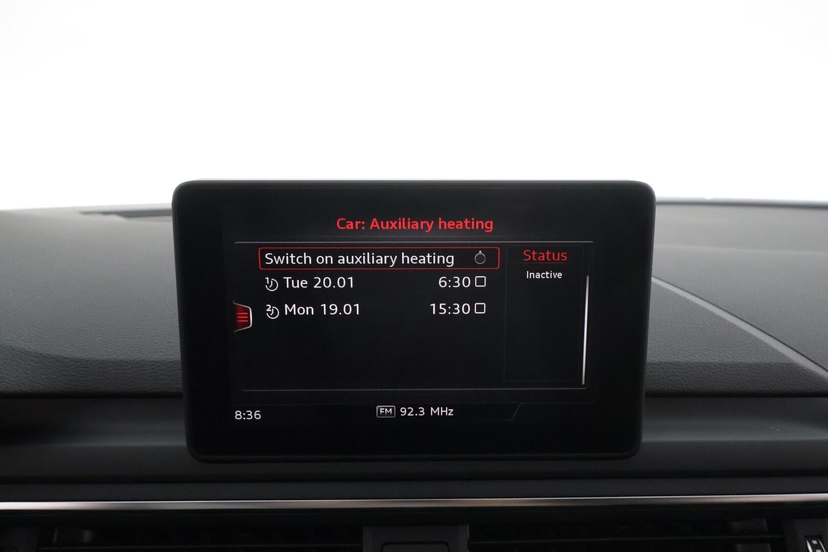 Audi A4 2017 Avant Business Sport 2,0 TFSI 140 kW S tronic * Vakkari / P.tutkat / Webasto / Koukku / LED / Sporttipenkit * - Suomi-auto / Kahdet renkaat aluvanteilla