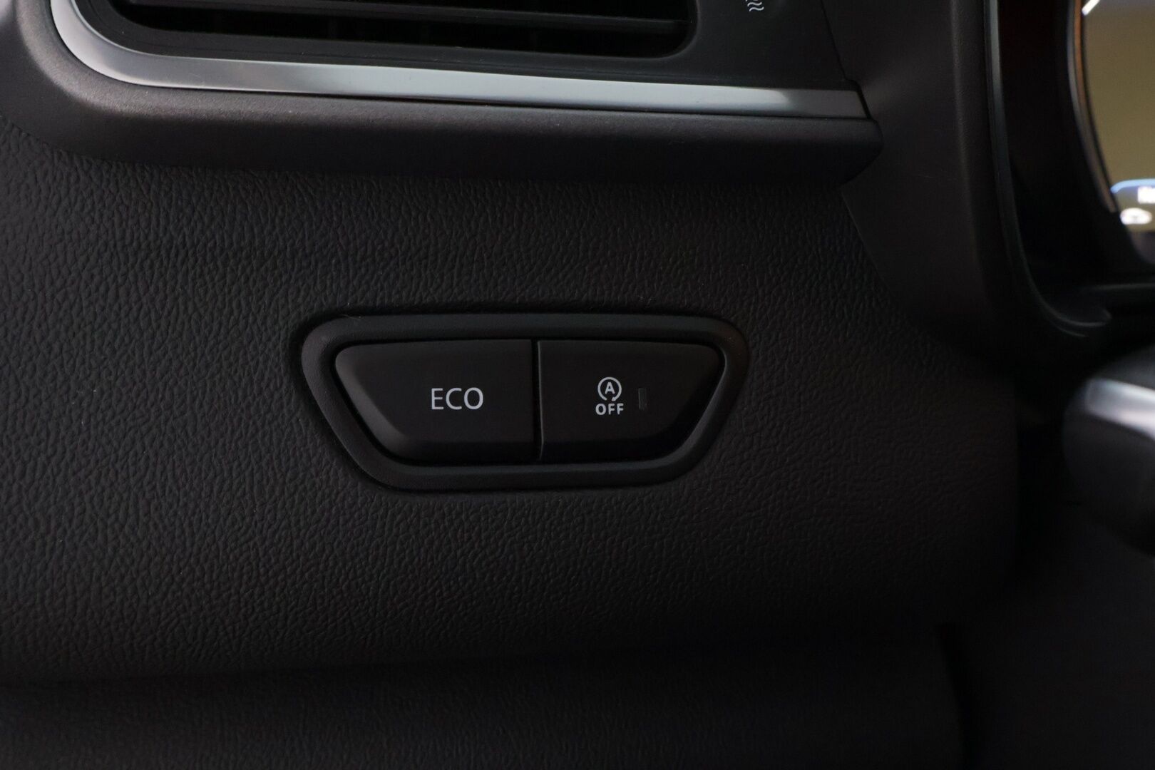 Renault Kadjar 2017 Energy TCe 130 Zen* Vakkari / Mäkilähtöavustin / Lohkolämmitin * - * Suomi-auto / Kahdet renkaat / Juuri huollettu sekä hiljattain katsastettu *