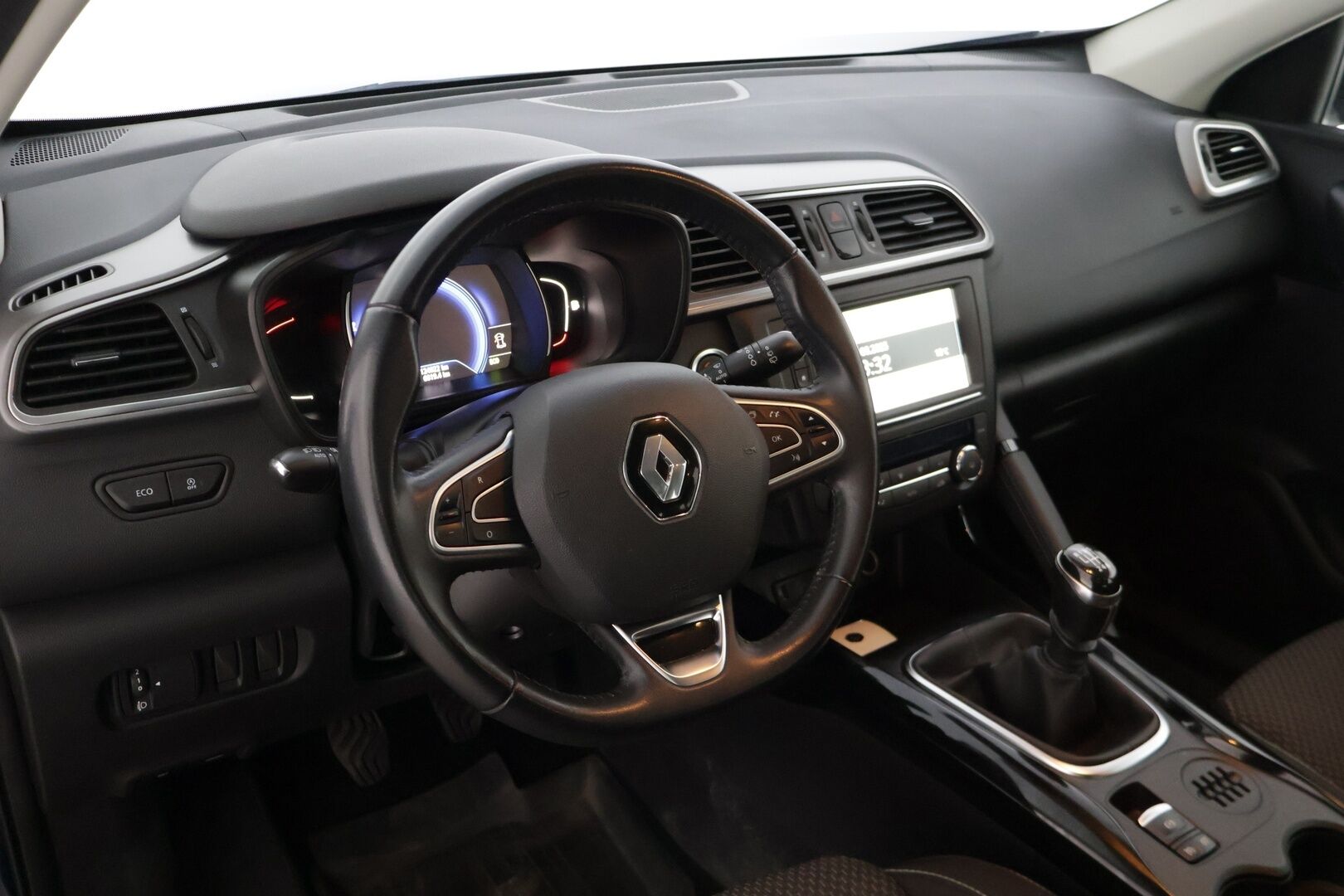 Renault Kadjar 2017 Energy TCe 130 Zen* Vakkari / Mäkilähtöavustin / Lohkolämmitin * - * Suomi-auto / Kahdet renkaat / Juuri huollettu sekä hiljattain katsastettu *