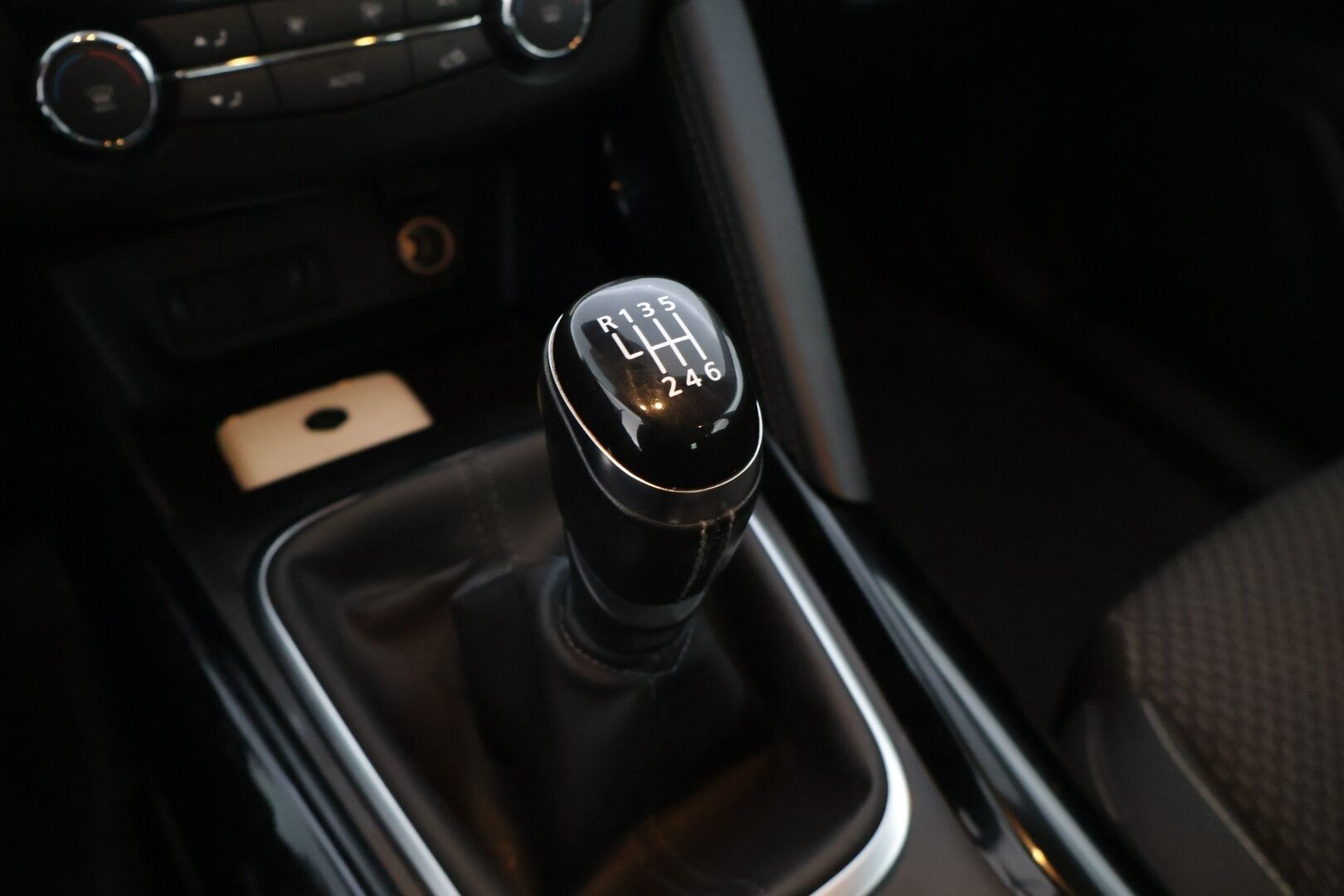 Renault Kadjar 2017 Energy TCe 130 Zen* Vakkari / Mäkilähtöavustin / Lohkolämmitin * - * Suomi-auto / Kahdet renkaat / Juuri huollettu sekä hiljattain katsastettu *