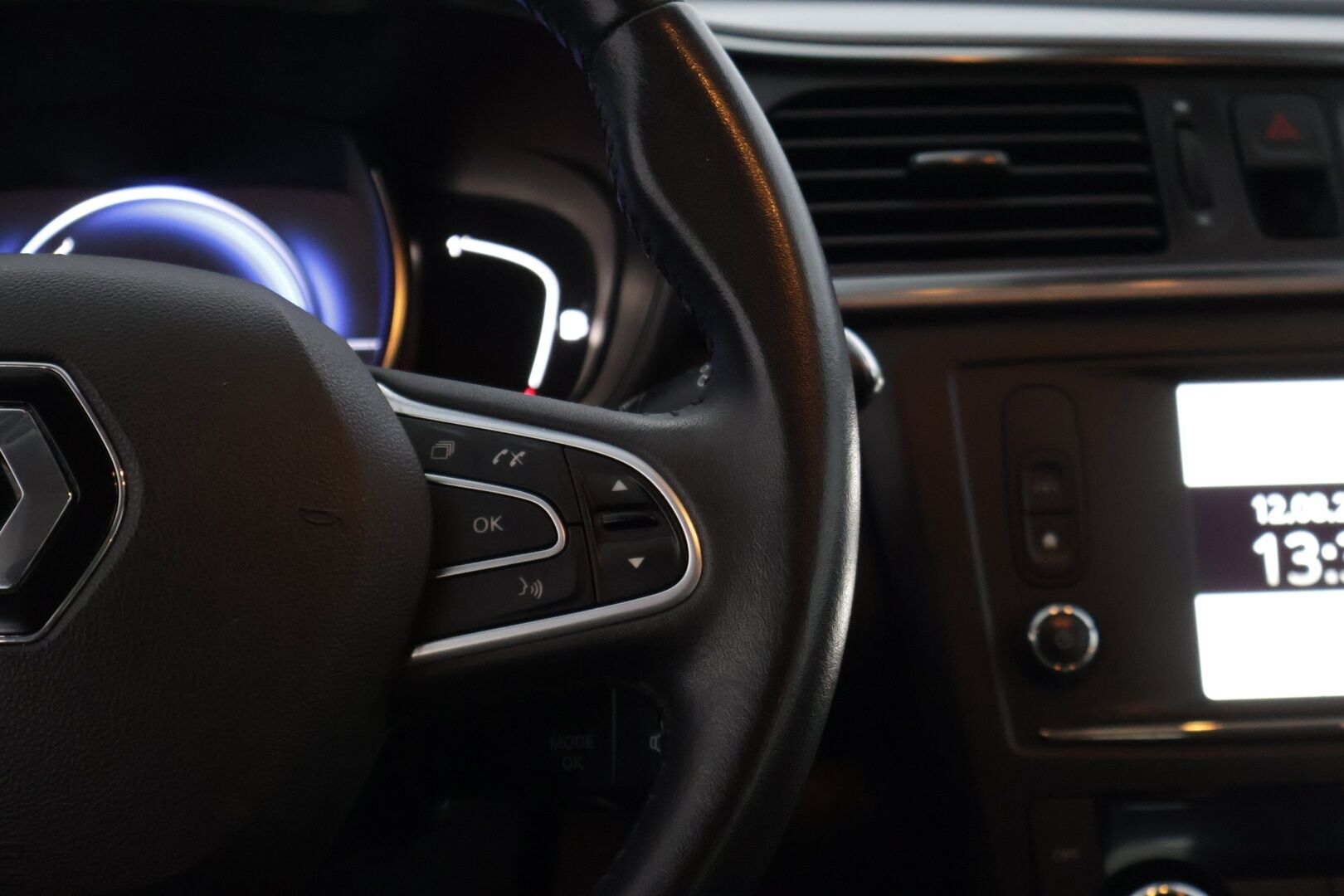 Renault Kadjar 2017 Energy TCe 130 Zen* Vakkari / Mäkilähtöavustin / Lohkolämmitin * - * Suomi-auto / Kahdet renkaat / Juuri huollettu sekä hiljattain katsastettu *