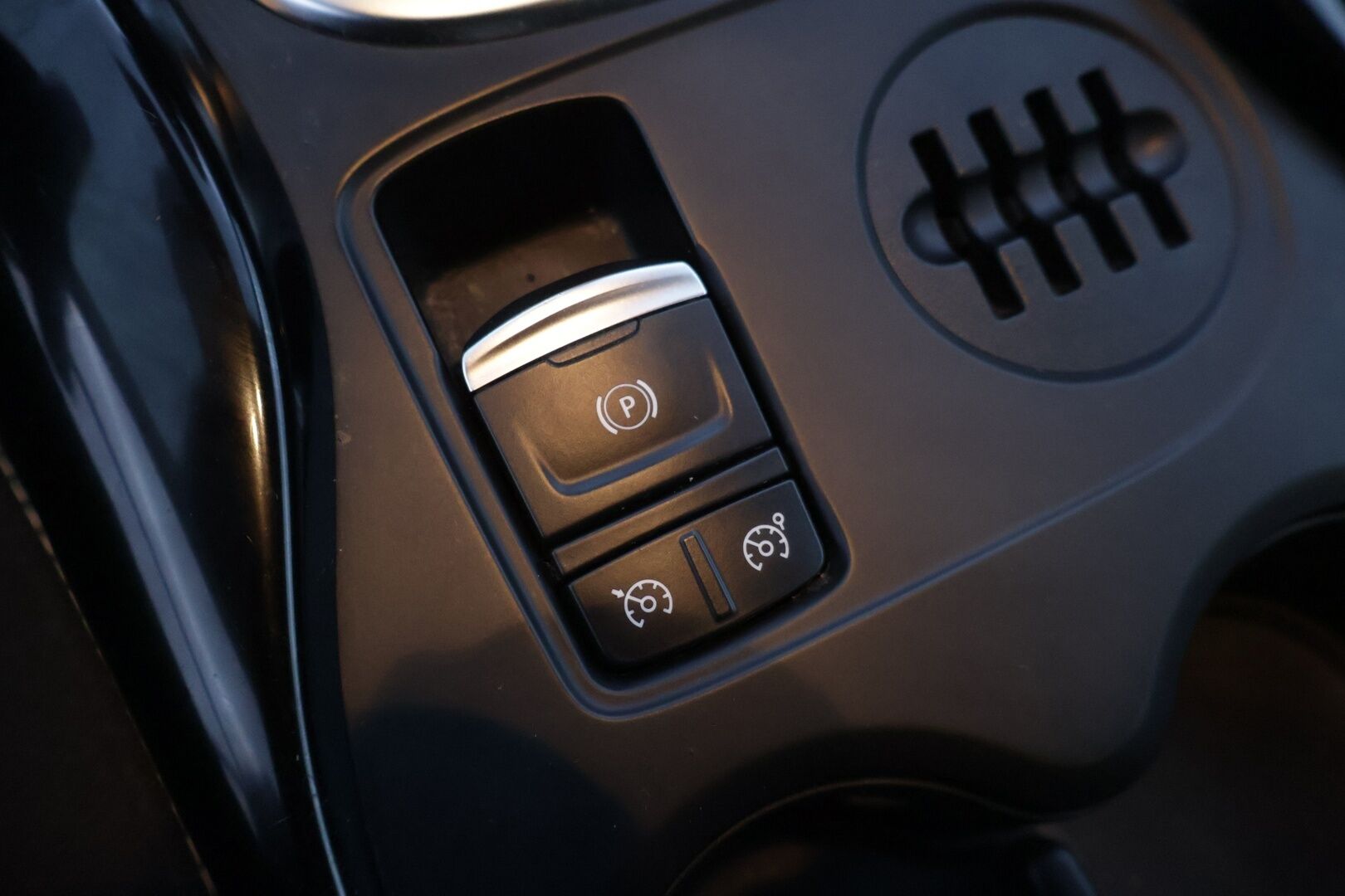 Renault Kadjar 2017 Energy TCe 130 Zen* Vakkari / Mäkilähtöavustin / Lohkolämmitin * - * Suomi-auto / Kahdet renkaat / Juuri huollettu sekä hiljattain katsastettu *