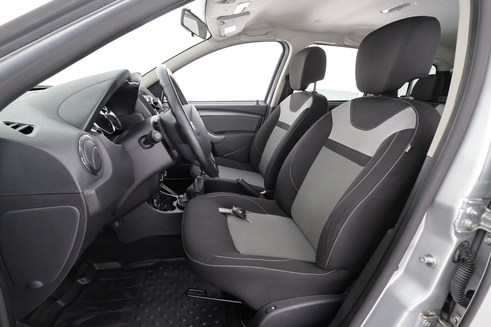 Dacia Duster 2017 TCe 125 S&S 4x4 Edition * Suomi-auto / Sisätilanlämmitin / Koukku / Vakkari / Bluetooth / Kahdet renkaat * - HULLUT JOULUT KORKOTARJOUS 2,49% 