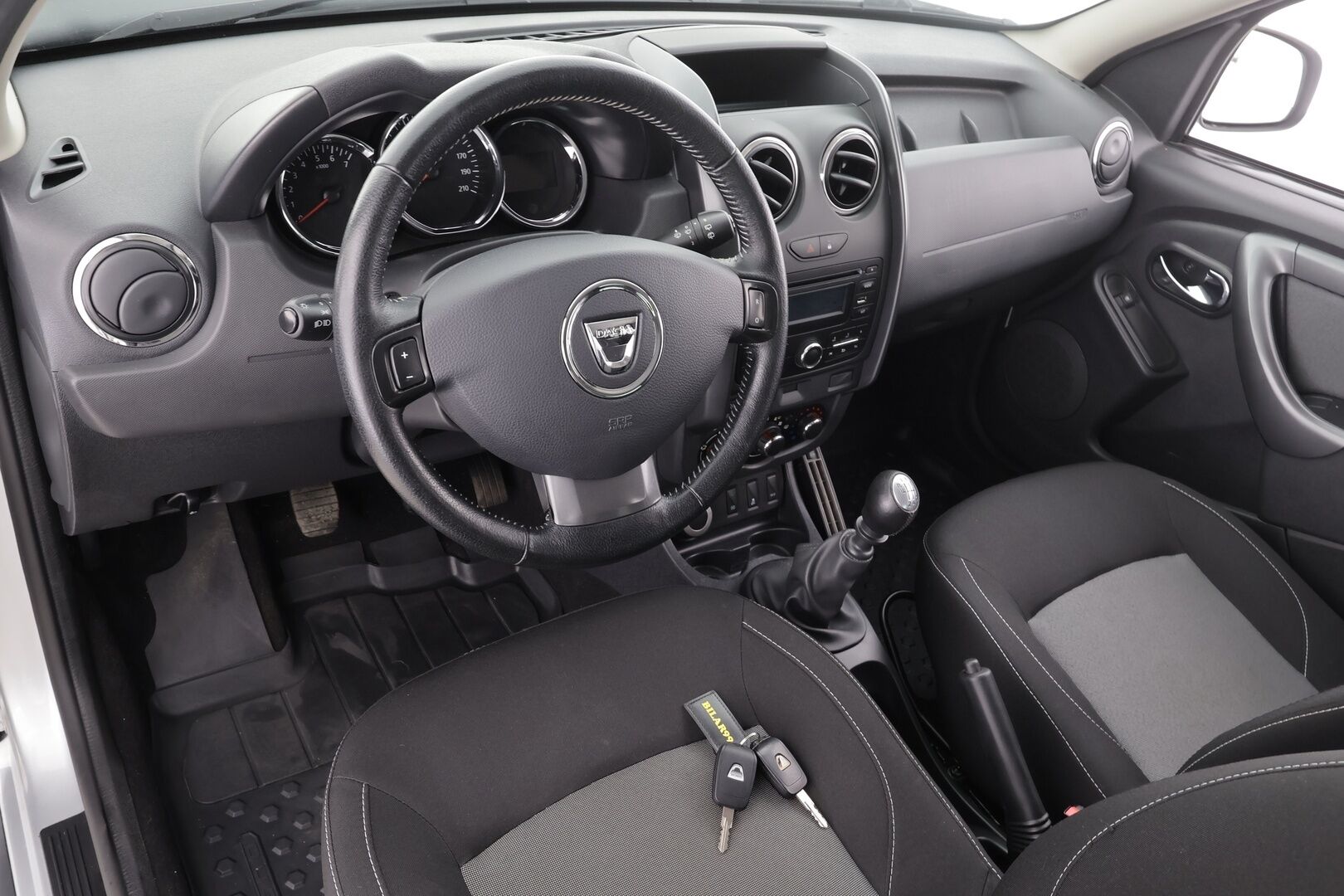 Dacia Duster 2017 TCe 125 S&S 4x4 Edition * Suomi-auto / Sisätilanlämmitin / Koukku / Vakkari / Bluetooth / Kahdet renkaat * - HULLUT JOULUT KORKOTARJOUS 2,49% 