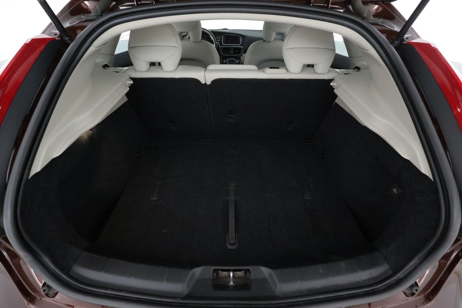 Volvo V40 Cross Country 2017 D2 Business aut * Vakkari / Panorama / P.kamera / LED / Navi / Koukku / Webasto / Tuulilasinlämmitin / Digimittaristo * - Suomi-auto / Kahdet renkaat aluvanteilla