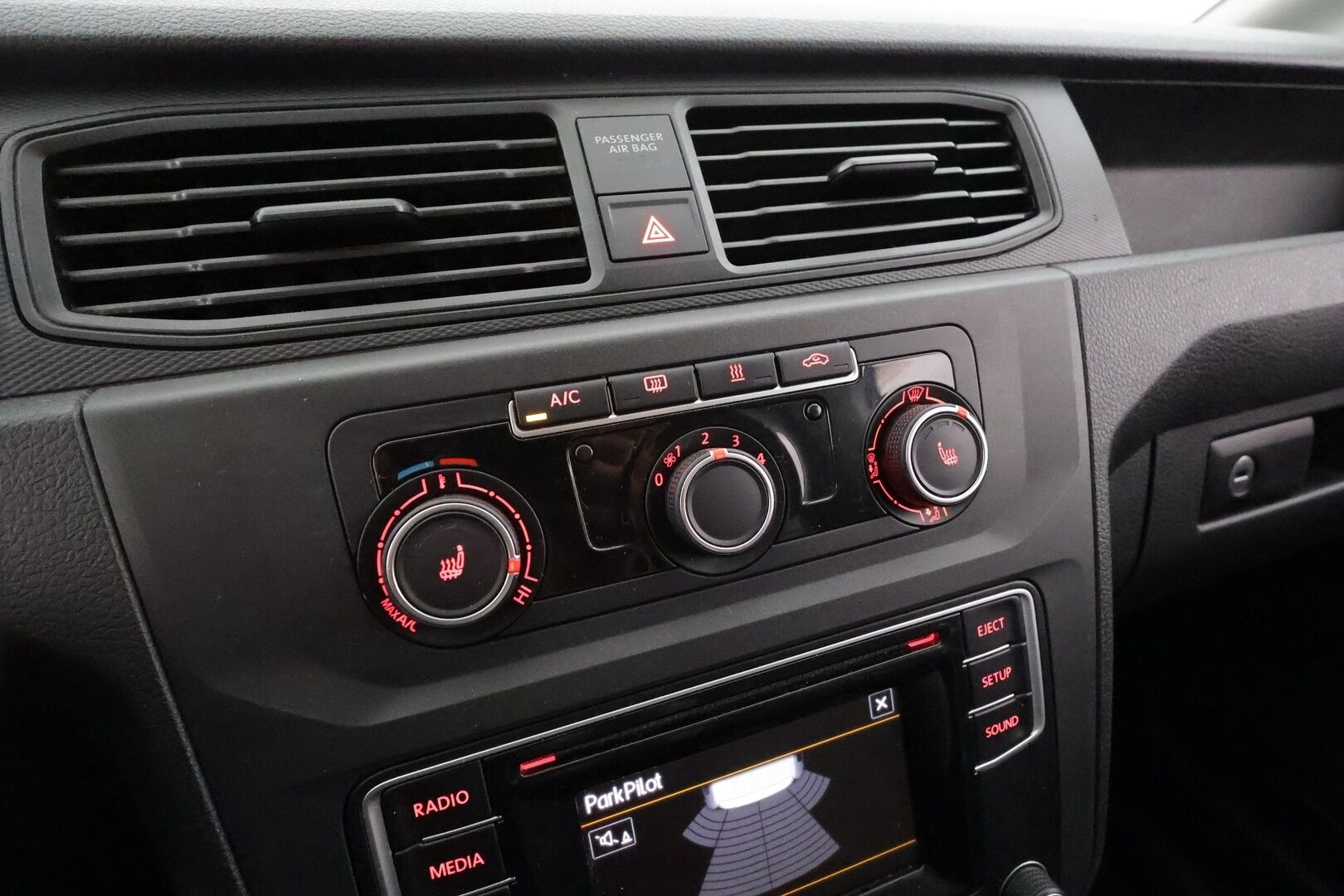 Volkswagen Caddy 2017 umpipakettiauto 2,0 TDI 75kW * Webasto / Koukku / Vakkari / P.Tutka / Ilmastointi / Bluetooth * - Suomi-auto / Kahdet renkaat - HULLUT AVAJAISHULINAT KORKOTARJOUS 3,29 %