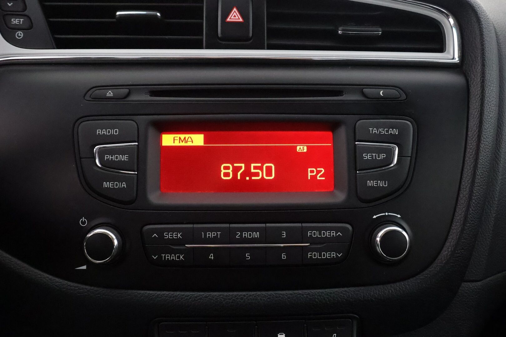 Kia cee'd 2017 1,6 EX 5D DCT A/T - | Facelift | Vakkari | Lohko&Sisätilanlämmitin | Bluetooth | P.Tutka | Ratinlämmitys | Suomi-auto | Kahdet renkaat |