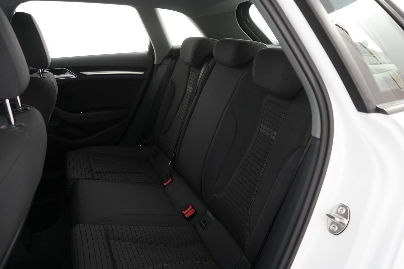 Audi A3 2017 Sportback Business Sport 1,4 TFSI e-tron S tronic *ACC / Digimittaristo / Urheiluistuimet / Keylessgo* - Juuri katsastettu / Kahdet Nokian renkaat Audin alumiinivantein / 2x Laturi / Säännölliset huollot
