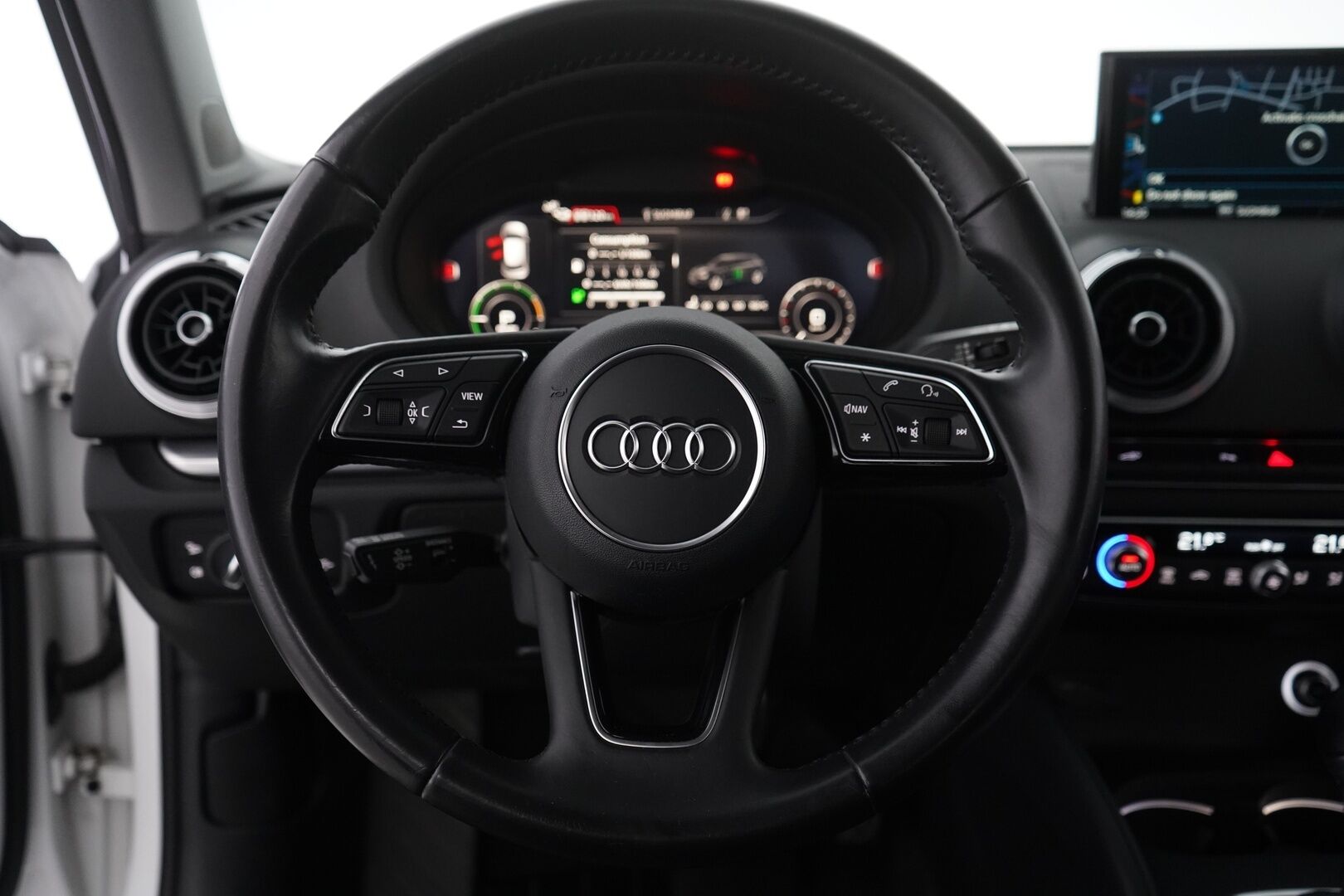 Audi A3 2017 Sportback Business Sport 1,4 TFSI e-tron S tronic *ACC / Digimittaristo / Urheiluistuimet / Keylessgo* - Juuri katsastettu / Kahdet Nokian renkaat Audin alumiinivantein / 2x Laturi / Säännölliset huollot