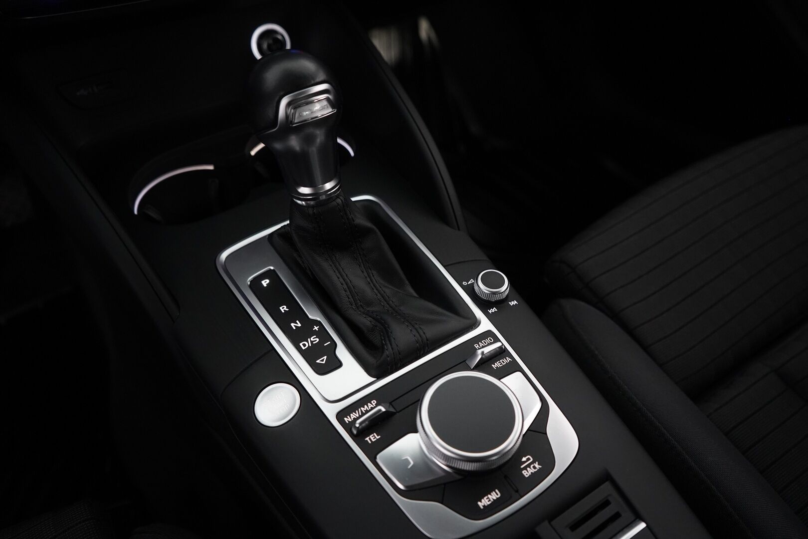 Audi A3 2017 Sportback Business Sport 1,4 TFSI e-tron S tronic *ACC / Digimittaristo / Urheiluistuimet / Keylessgo* - Juuri katsastettu / Kahdet Nokian renkaat Audin alumiinivantein / 2x Laturi / Säännölliset huollot