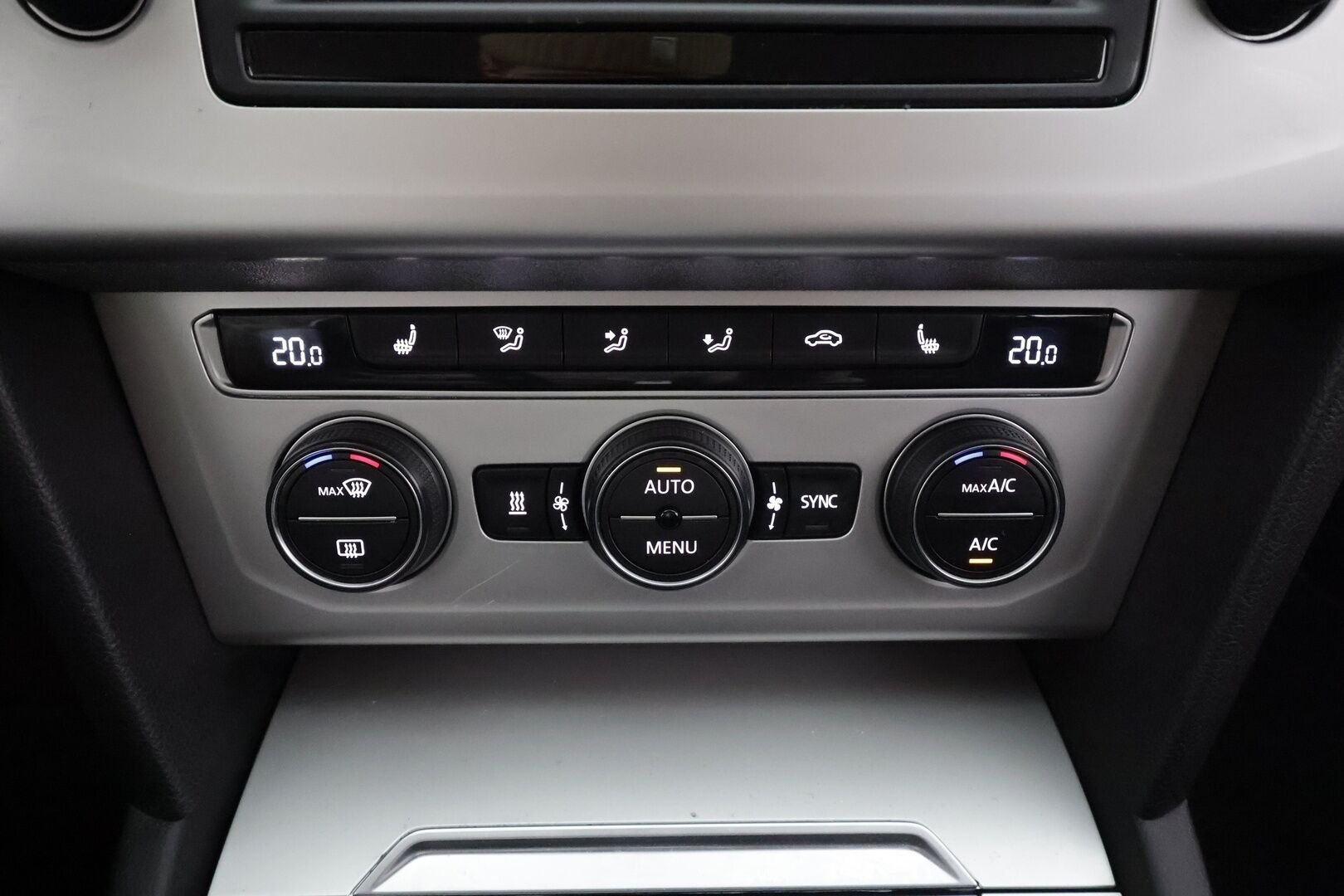Volkswagen Passat 2017 Variant Comfortline 2,0 TDI 110 kW DSG - Suomi-auto | Webasto | ACC | LED | P.Tutkat | NAVI