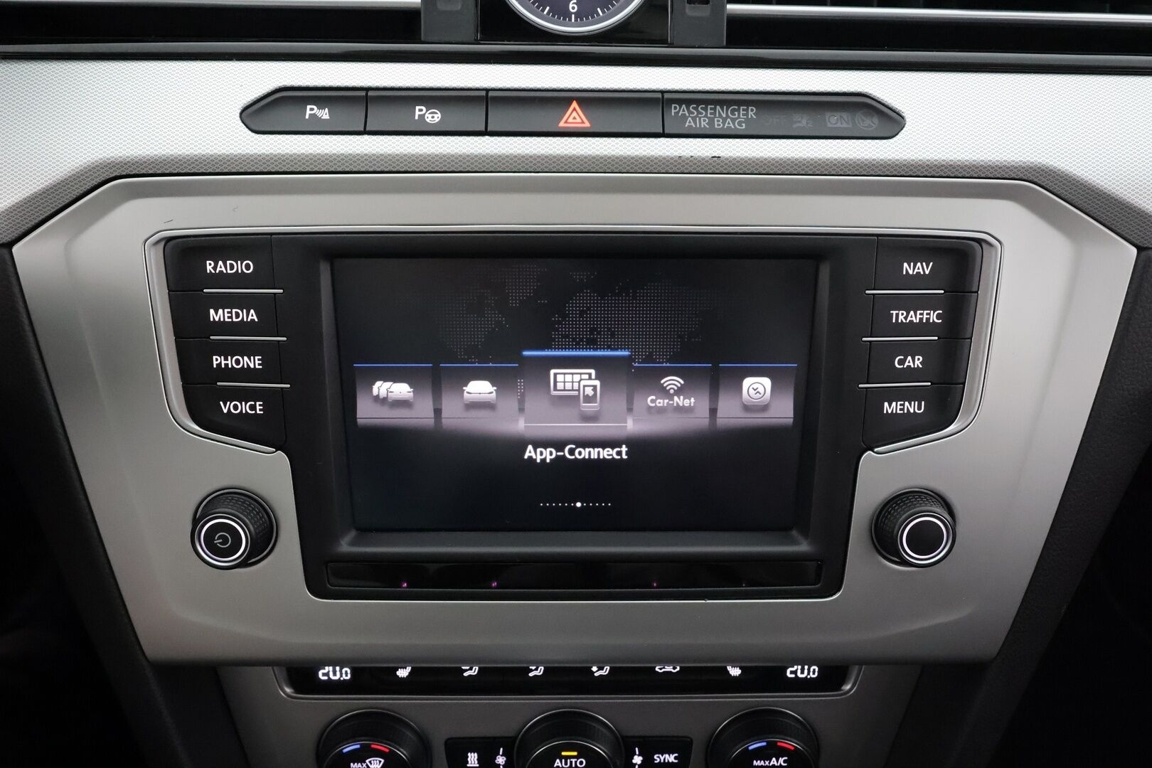 Volkswagen Passat 2017 Variant Comfortline 2,0 TDI 110 kW DSG * Webasto / ACC / LED / P.Tutkat / Navi * - Suomi-auto / Kahdet renkaat aluvanteilla - HULLUT AVAJAISHULINAT KORKOTARJOUS 3,29 %