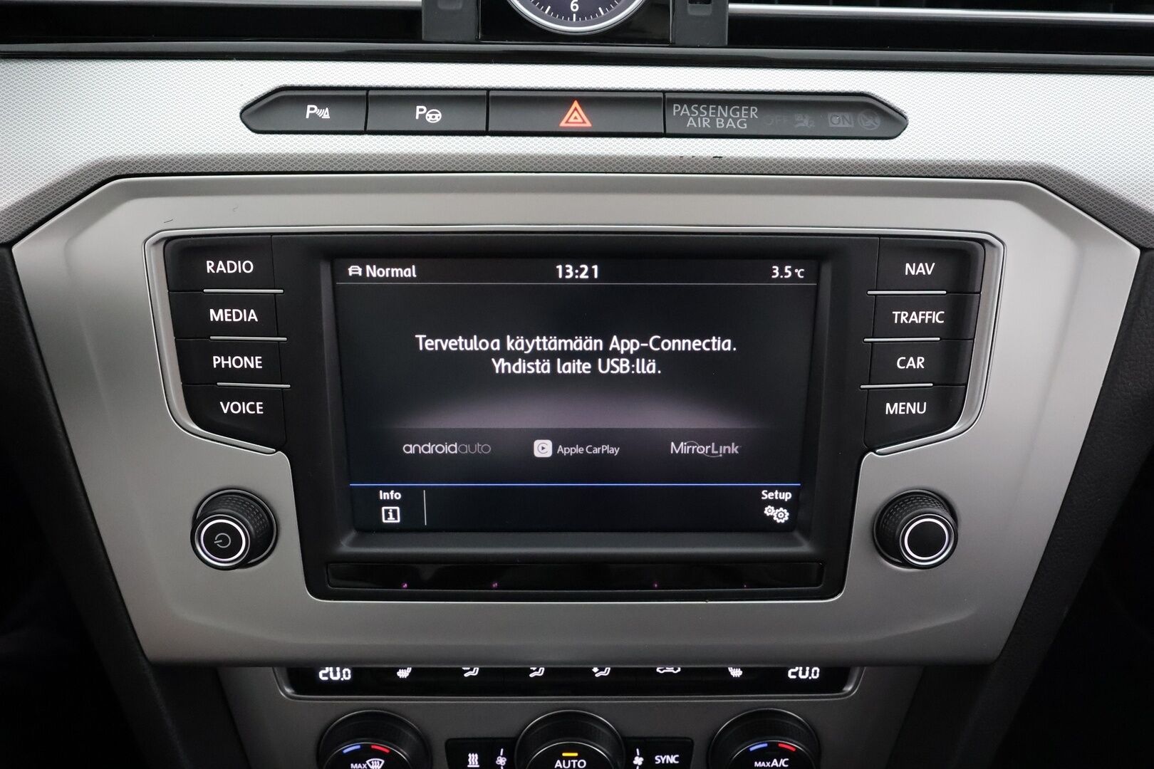 Volkswagen Passat 2017 Variant Comfortline 2,0 TDI 110 kW DSG * Webasto / ACC / LED / P.Tutkat / Navi * - Suomi-auto / Kahdet renkaat aluvanteilla