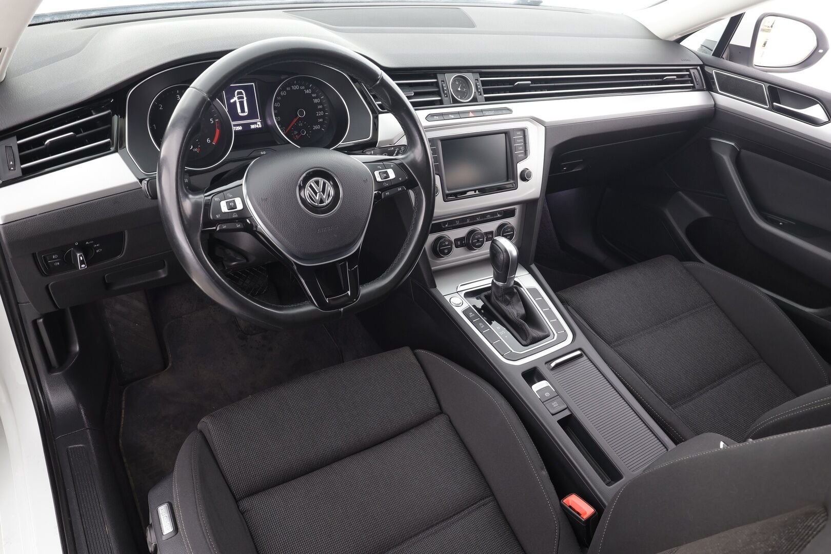 Volkswagen Passat 2017 Variant Comfortline 2,0 TDI 110 kW DSG * Webasto / ACC / LED / P.Tutkat / Navi * - Suomi-auto / Kahdet renkaat aluvanteilla - HULLUT AVAJAISHULINAT KORKOTARJOUS 3,29 %