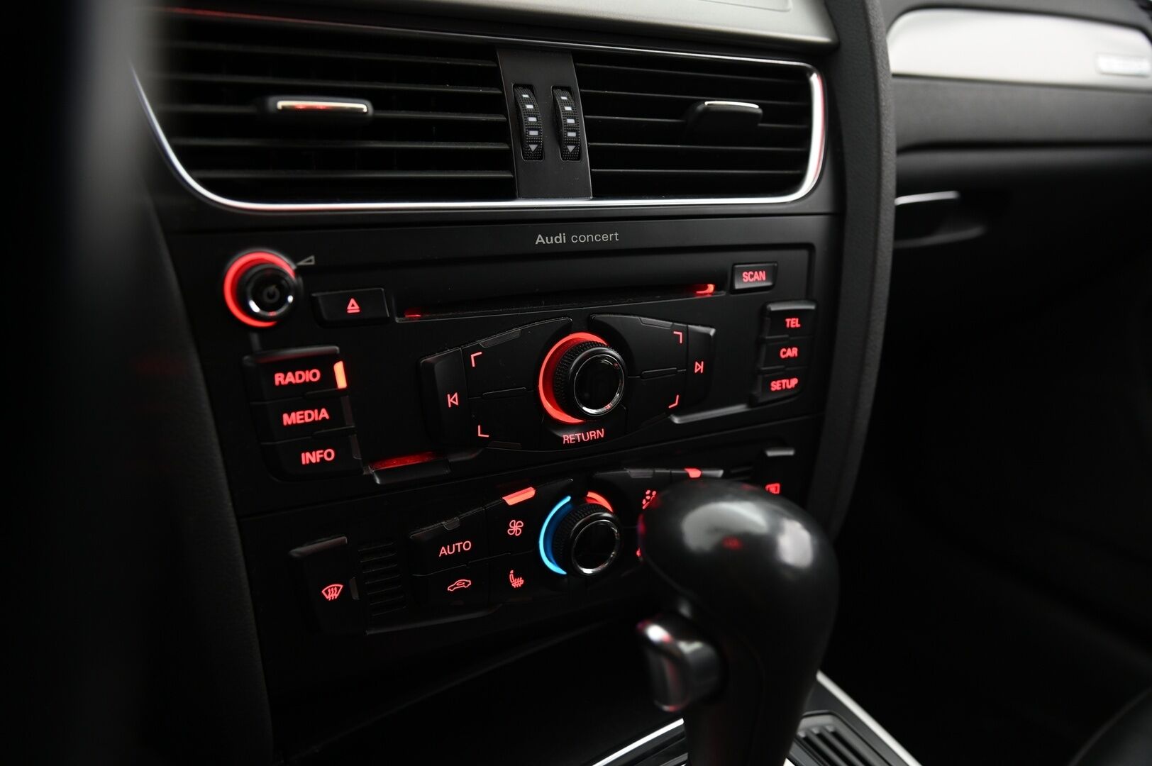 Audi A4 allroad quattro 2010 A4 ALLROAD QUATTRO Farmari *Myydään huutokaupat.com*