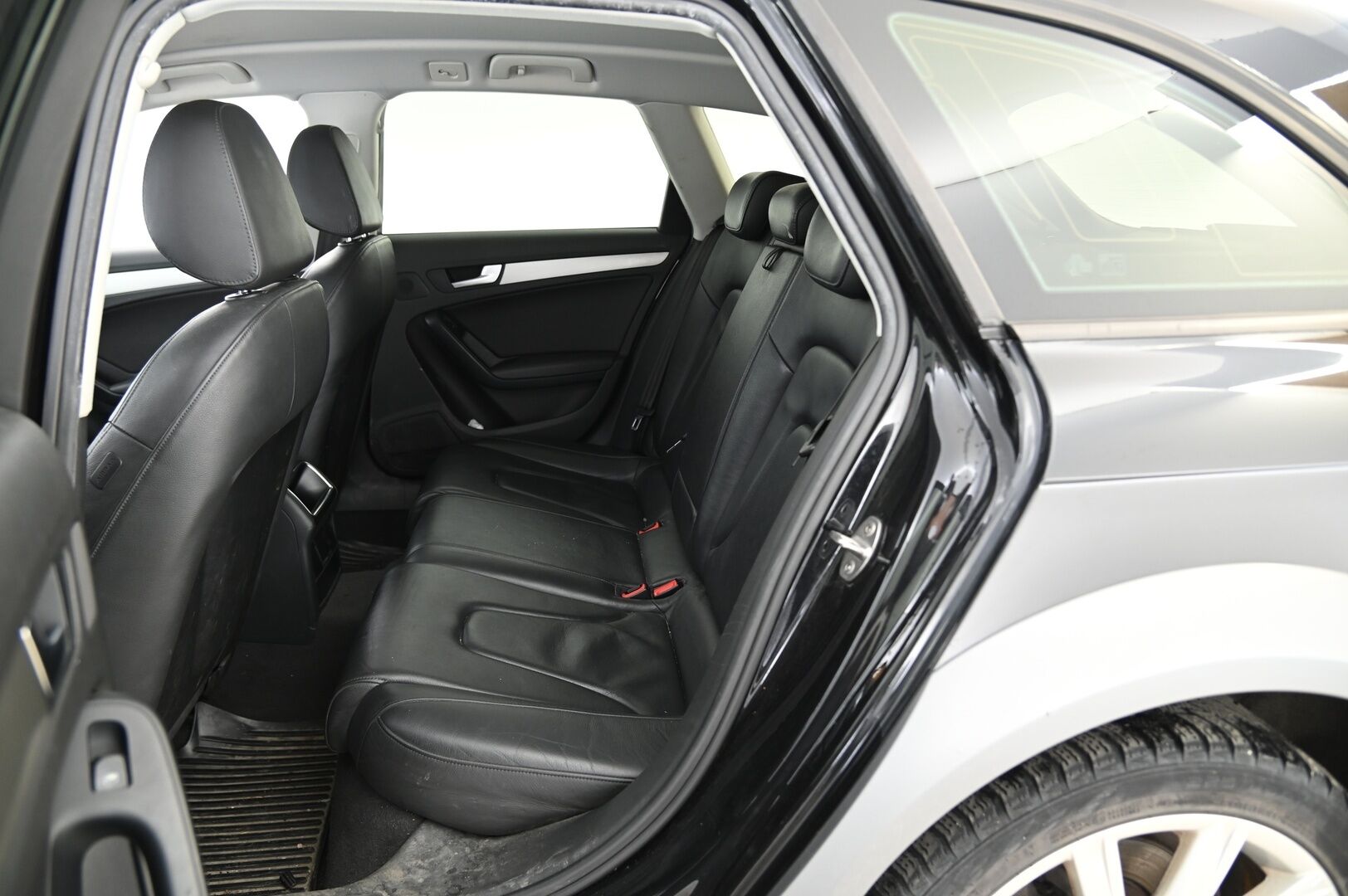 Audi A4 allroad quattro 2010 A4 ALLROAD QUATTRO Farmari *Myydään huutokaupat.com*