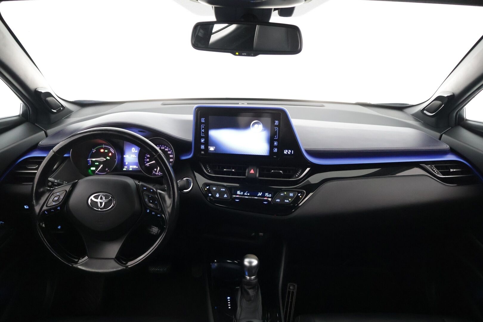 Toyota C-HR 2017 1,8 Hybrid Style *ACC / JBL / Lohko / BLIS / Navi / KeyLess / P-kamera / Ratinlämmitin / Vetokoukku / LED* - *2x renkaat / Merkkihuollettu / Suomi-auto*