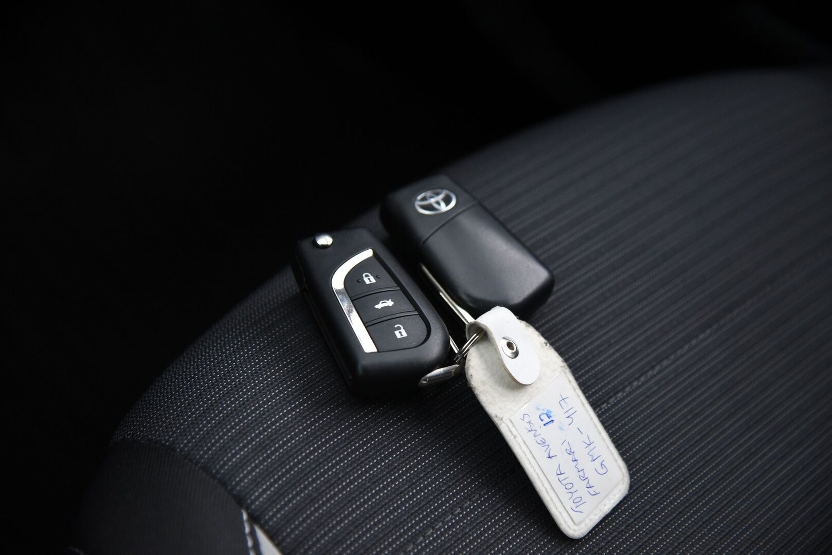Toyota Avensis 2017 1,8 Valvematic Active Edition Touring Sports Multidrive S / Koukku / Lohko+Sisäpist. / P.kamera / Kaistavahti / LED - Juuri huollettu hieno Suomi-auto! / Juuri katsastettu!